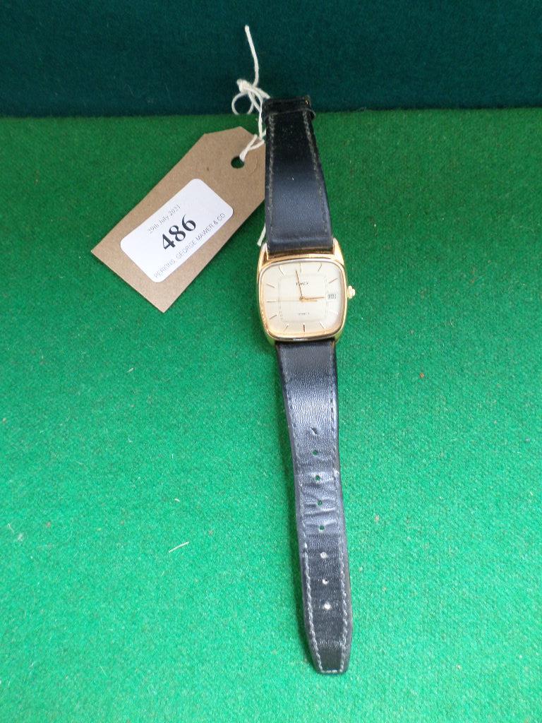 Timex quartz gentleman's wristwatch with black leather strap