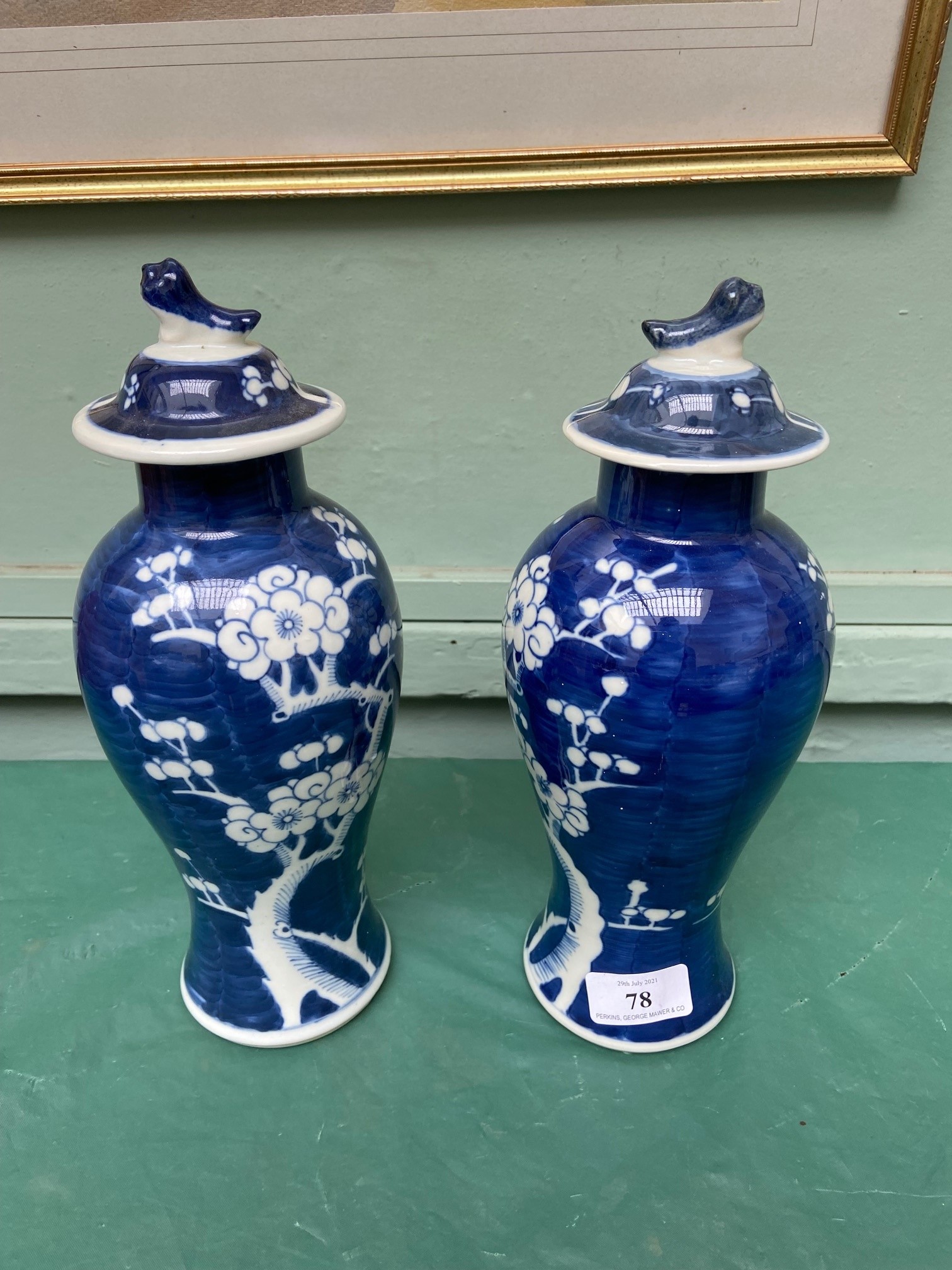 Pair of 20th century Chinese blue and white lidded vases (1 repaired) - Image 2 of 12