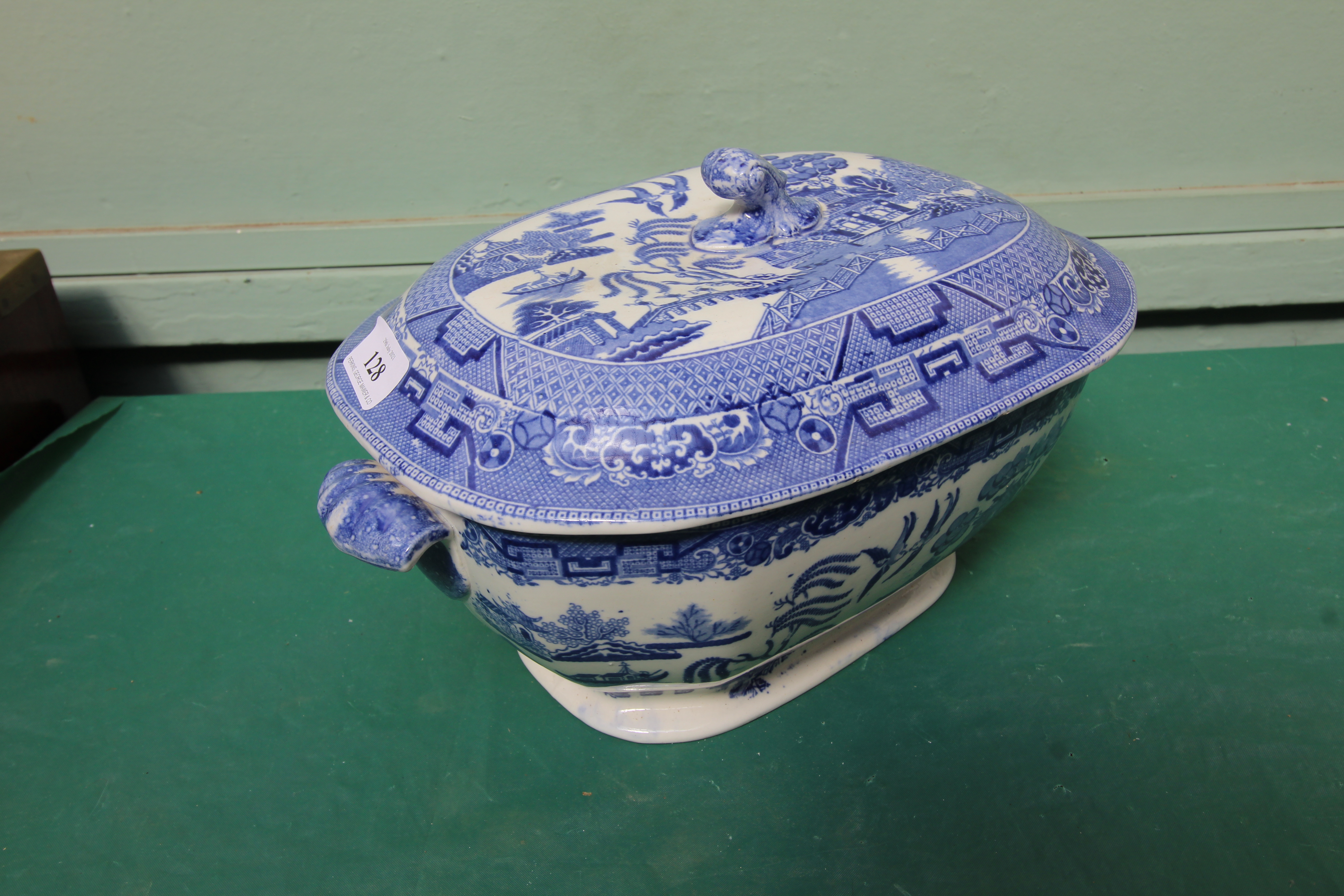 Large lidded willow patterned casserole