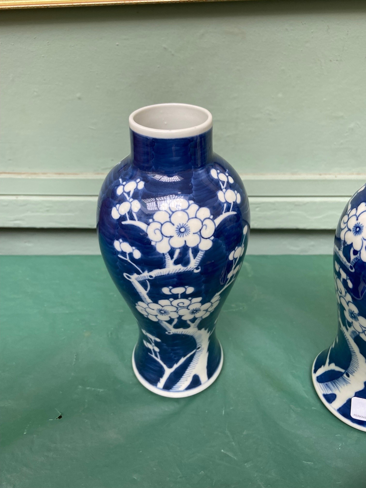 Pair of 20th century Chinese blue and white lidded vases (1 repaired) - Image 10 of 12