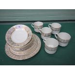 Arklow Irish white and gilt patterned part tea service (18 pieces)