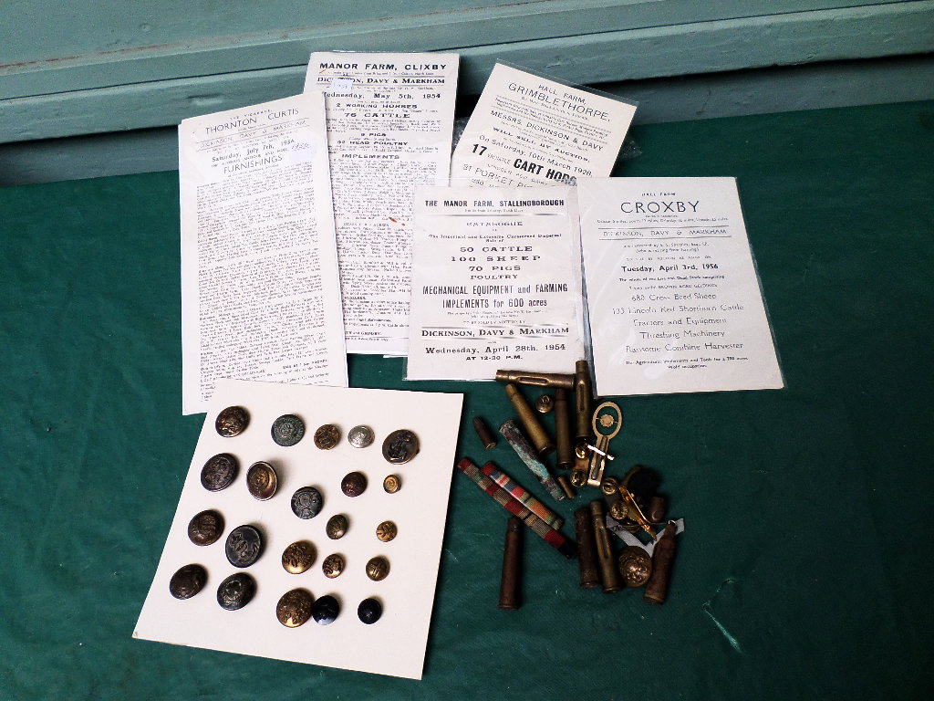 Collector's lot incl. card of military buttons, shell cases, early local sale particulars etc.