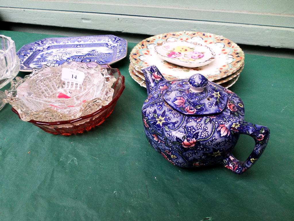 Magpie lot of mixed glassware, Rington blue patterned teapot, willow patterned plate etc. - Image 2 of 3