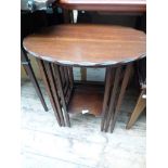 Nest of 3 mahogany coffee tables,