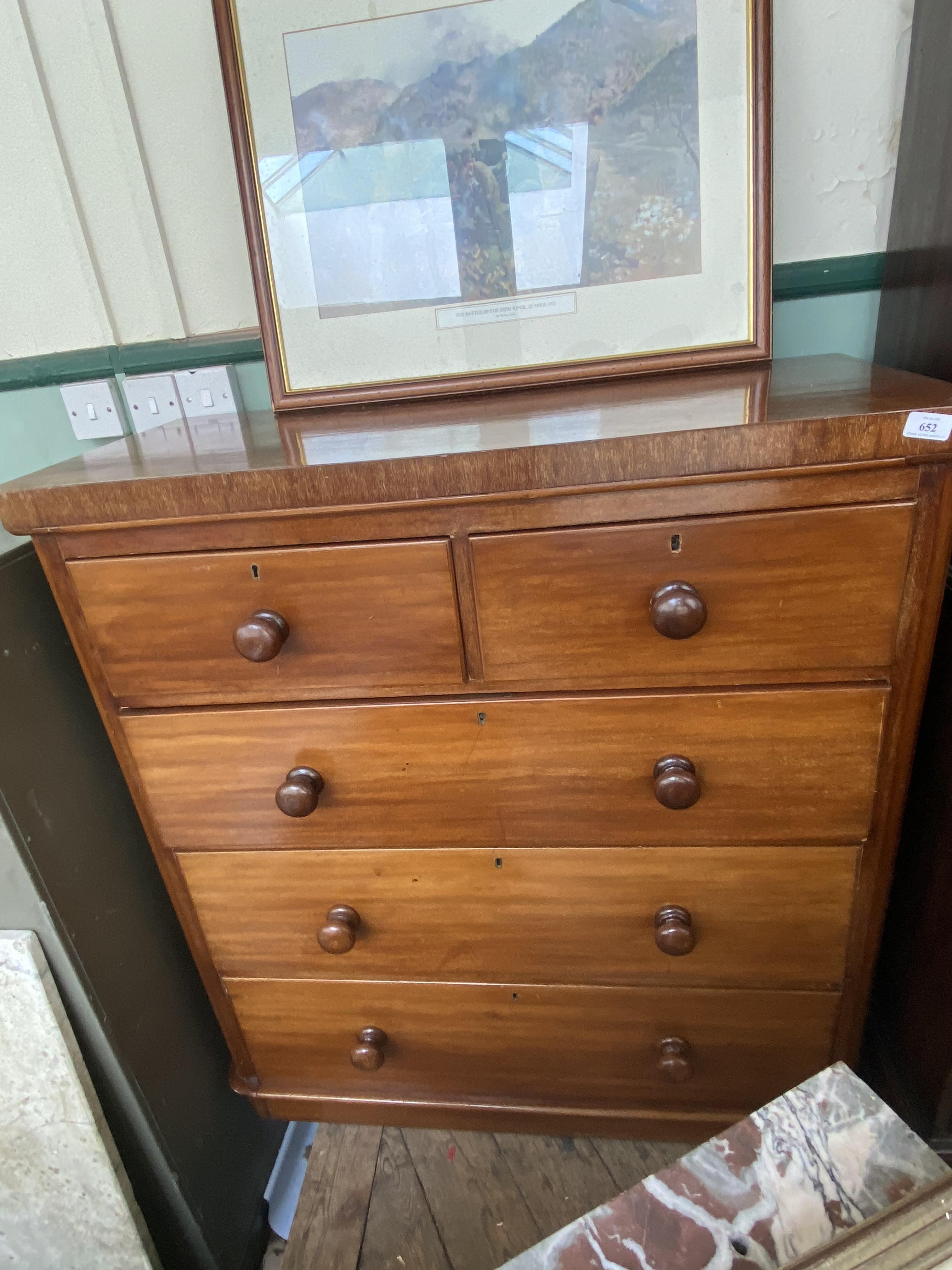 Mahogany chest of 2 short and 3 long drawers all with bobbin handles (39" x 18" x 42" high)