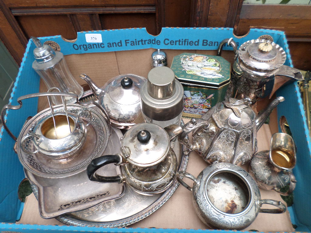 12 pieces of various plateware incl. teapot, cocktail shaker, cake stands etc.