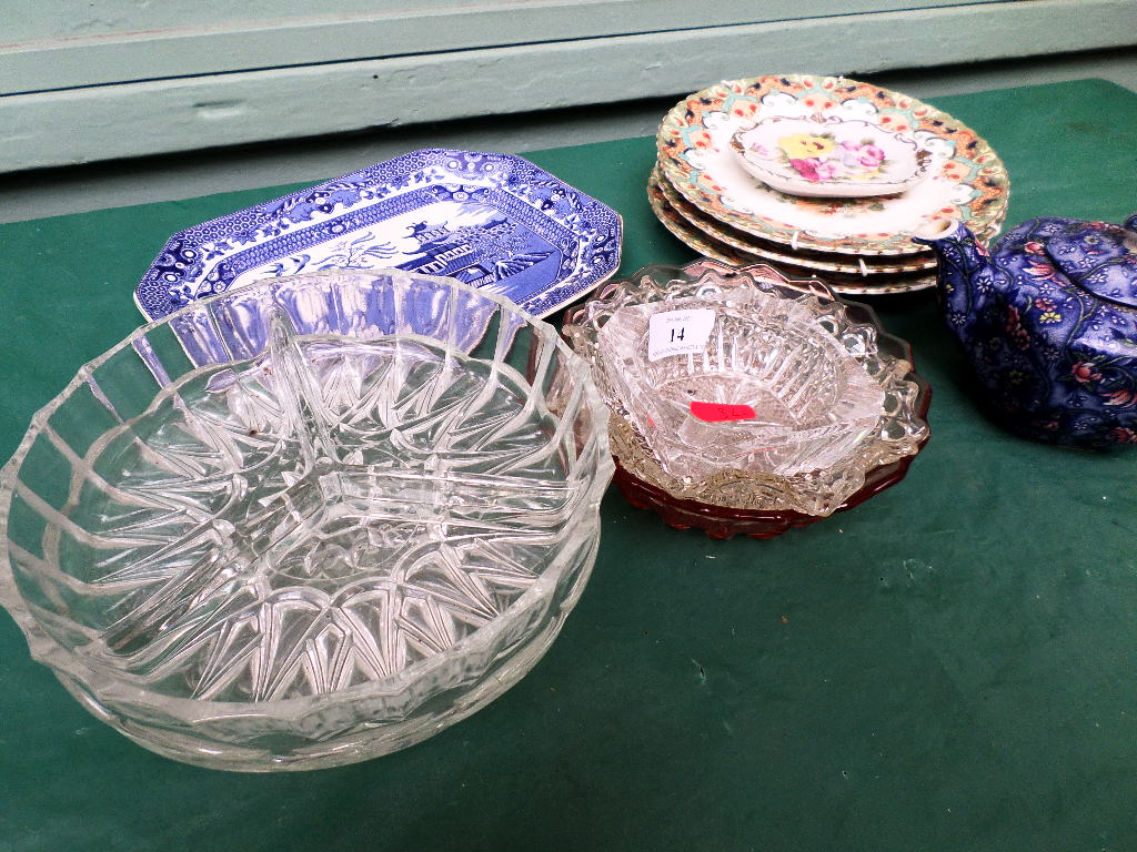 Magpie lot of mixed glassware, Rington blue patterned teapot, willow patterned plate etc. - Image 3 of 3