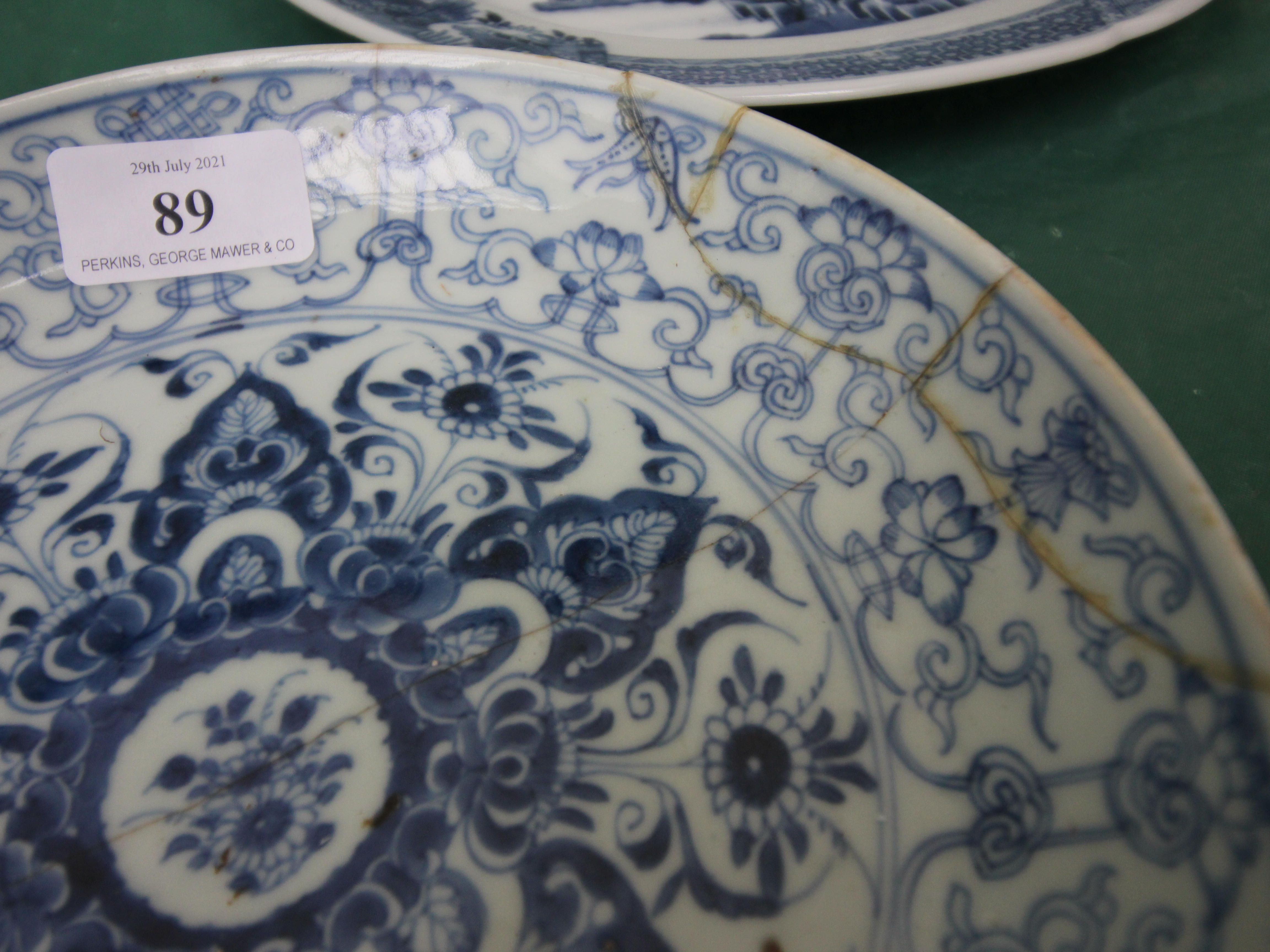 2 early 18th century Chinese blue and white plates, 1 repaired, - Image 3 of 3