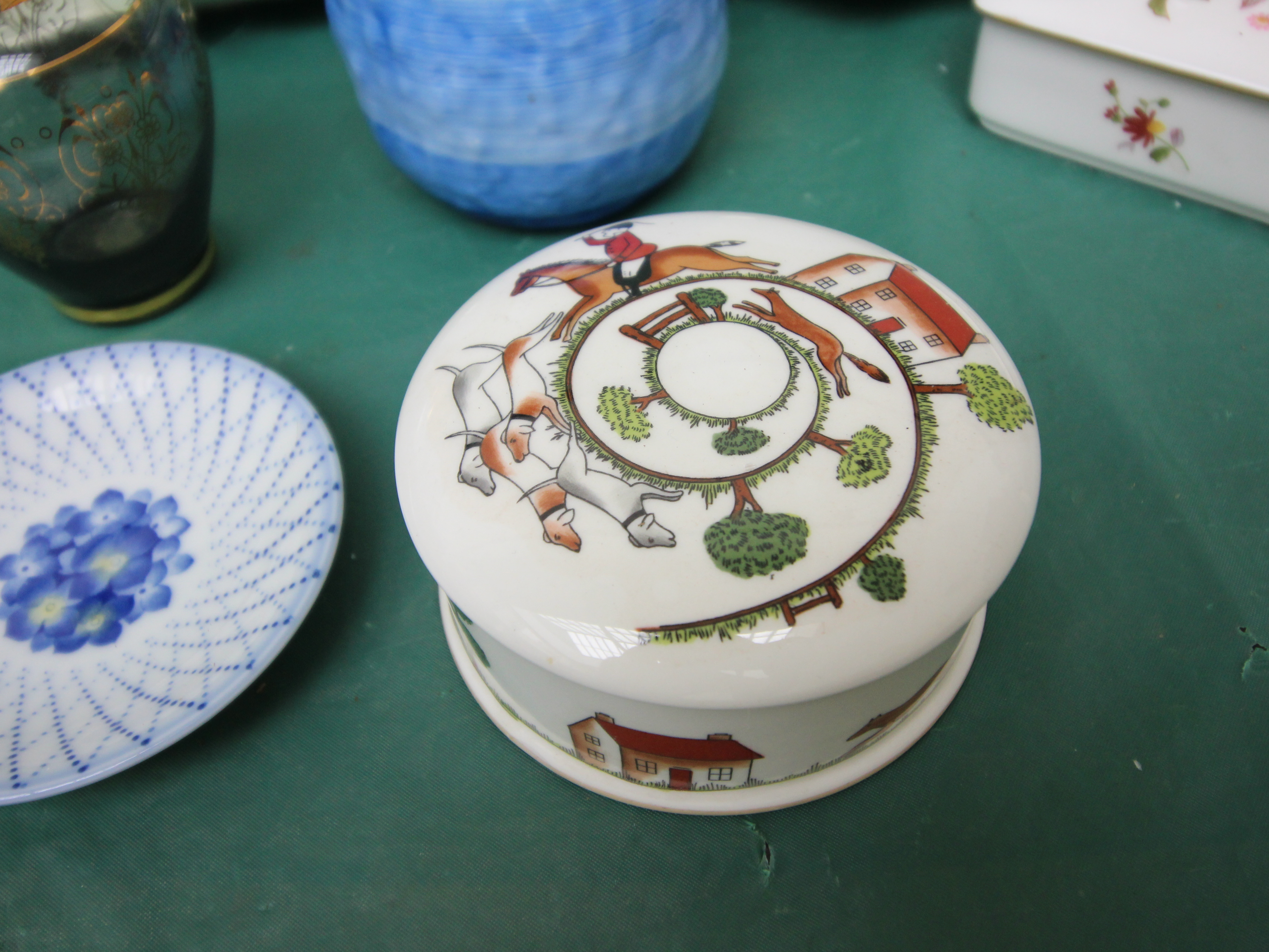 A valuable magpie lot of 3 Carlton Ware leaf plates, Crown Staffordshire hunting scene lidded dish, - Image 4 of 4