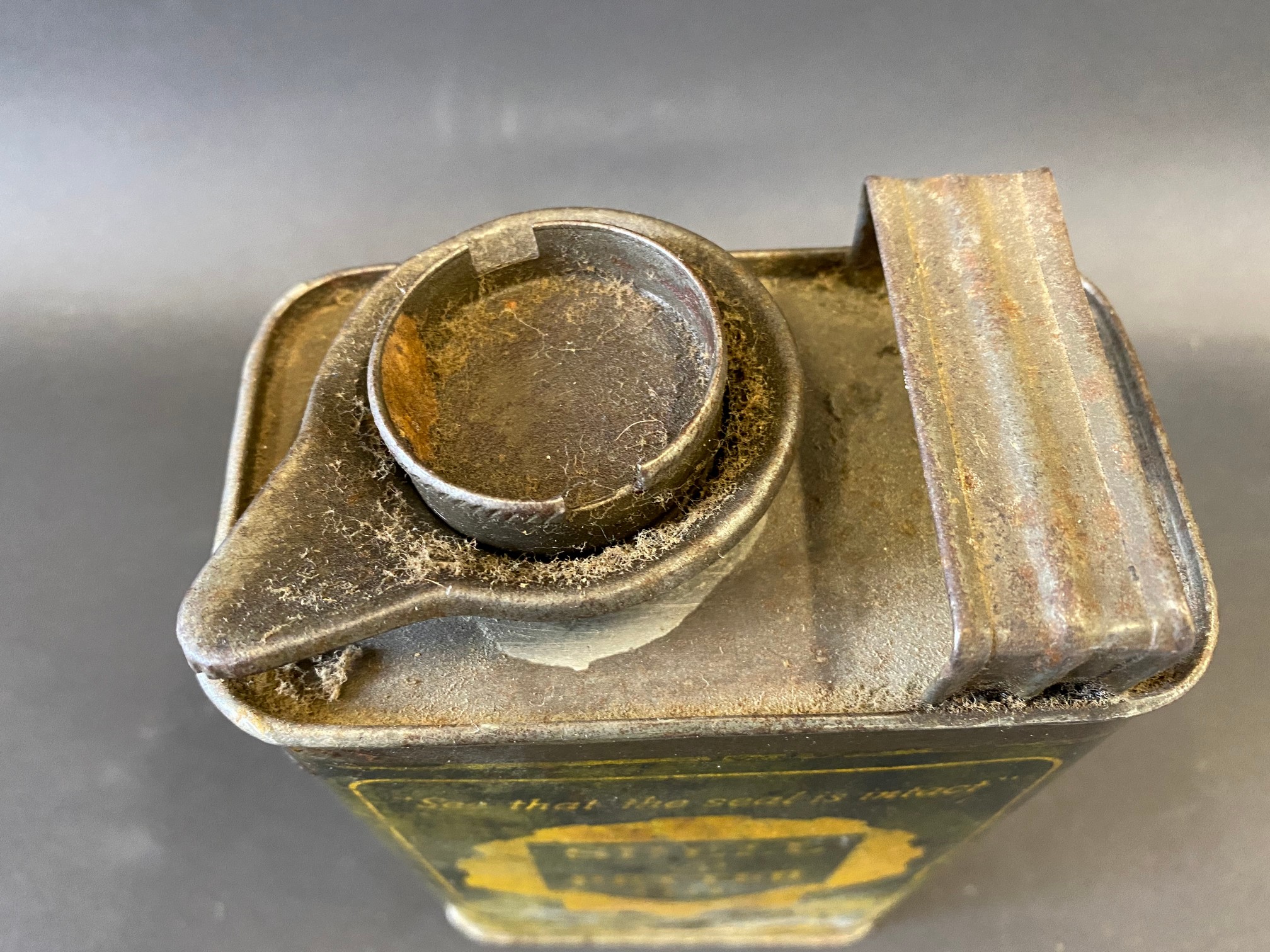 A Shell 'Petter' Oil rectangular quart can. - Image 3 of 4