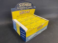 A counter top dispensing box for Siemens Automobile Lamps.