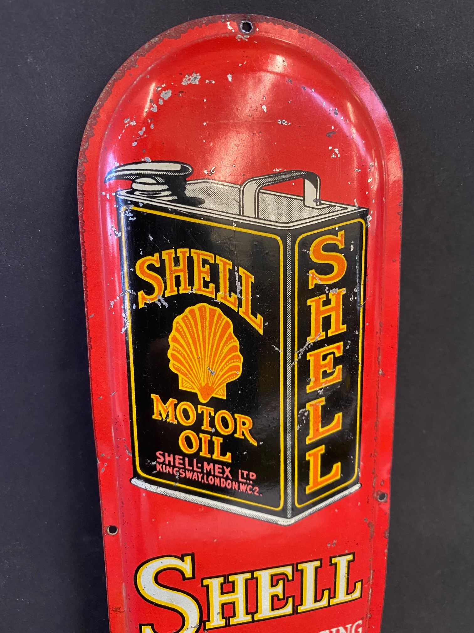 A rare Shell Motor Lubricating Oil pictorial tin finger plate in good condition, 3 x 9". - Image 2 of 4