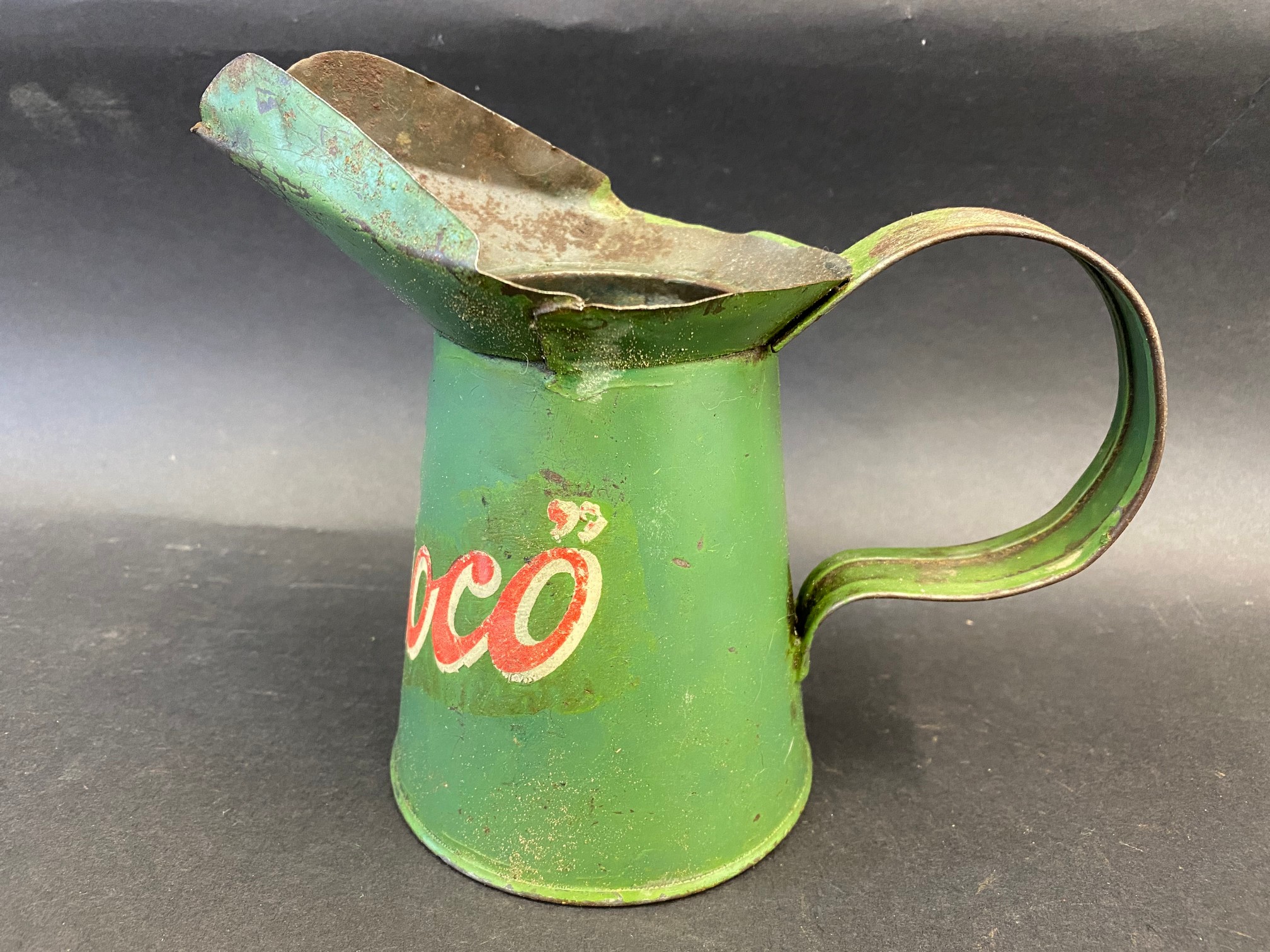 An Arnoco pint oil measure. - Image 2 of 5