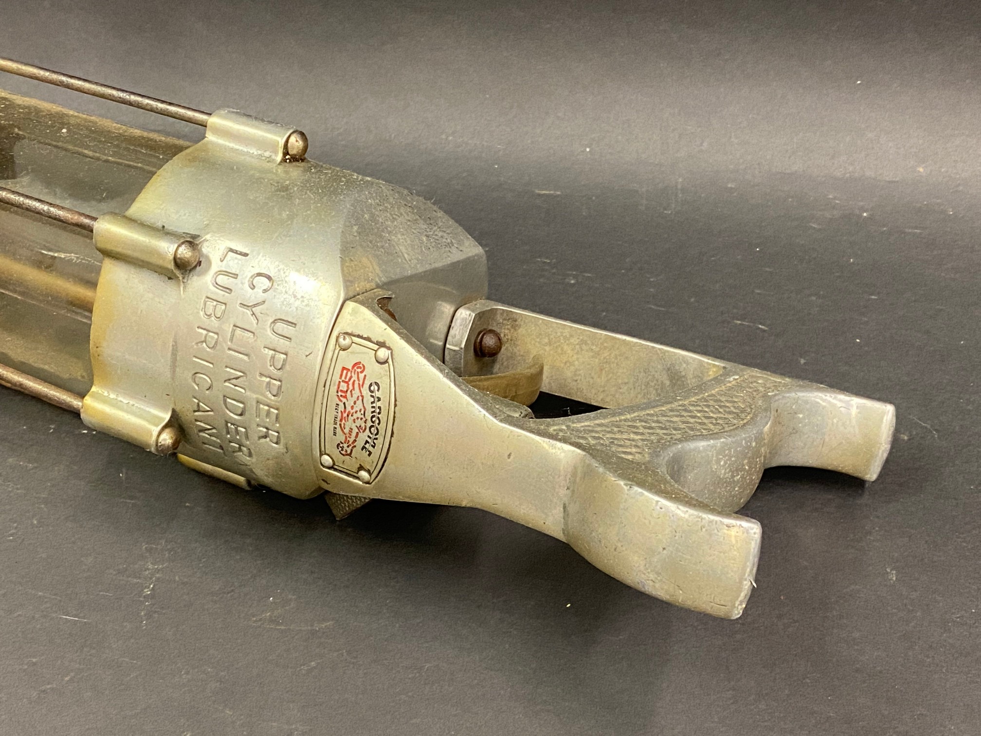 A Mobiloil Gargoyle upper cylinder lubricant gun in good, original, undamaged condition. - Image 2 of 3