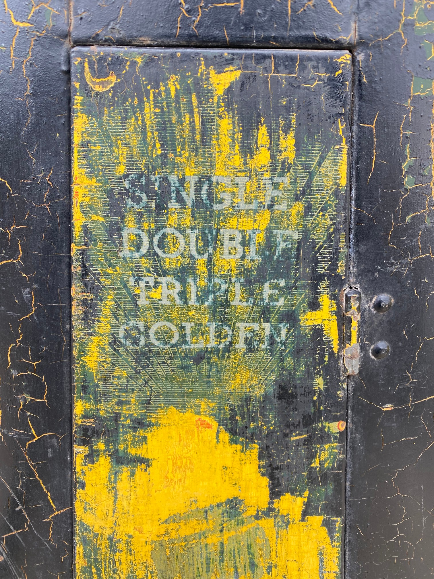 A very rare Shell lubrication 'robot/stick man' forecourt cabinet. - Image 2 of 7