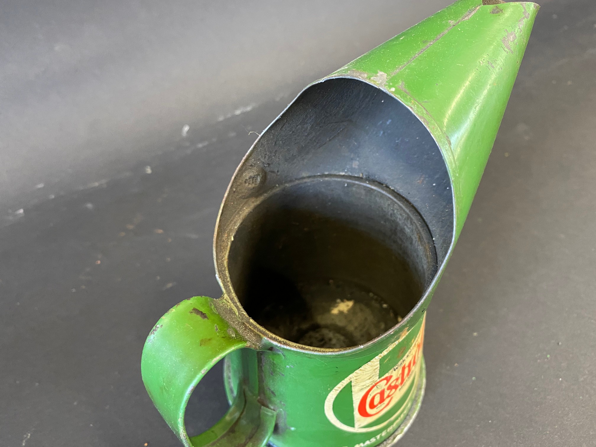 A Wakefield Castrol Motor Oil half pint measure, in good condition. - Image 3 of 4