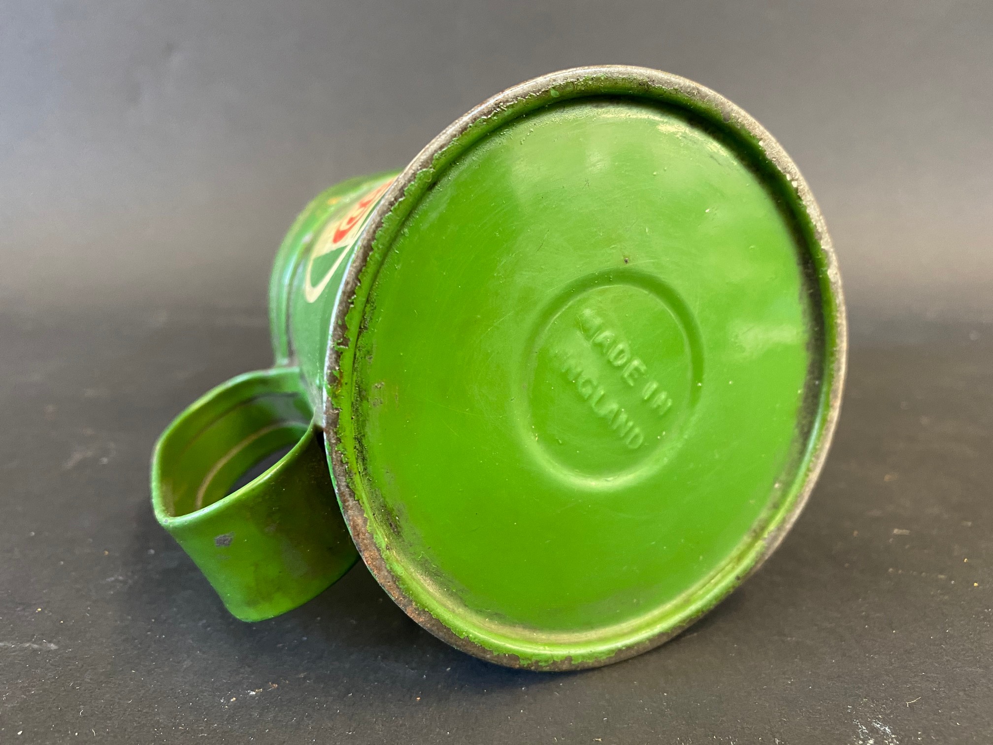 A Wakefield Castrol Motor Oil half pint measure, in good condition. - Image 4 of 4