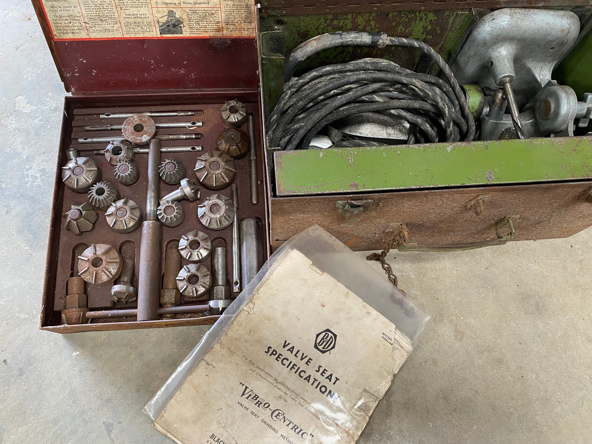 Workshop valve seat overhaul equipment, B & D vibro centric, in two boxes.