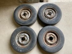 Four Mini steel wheels.