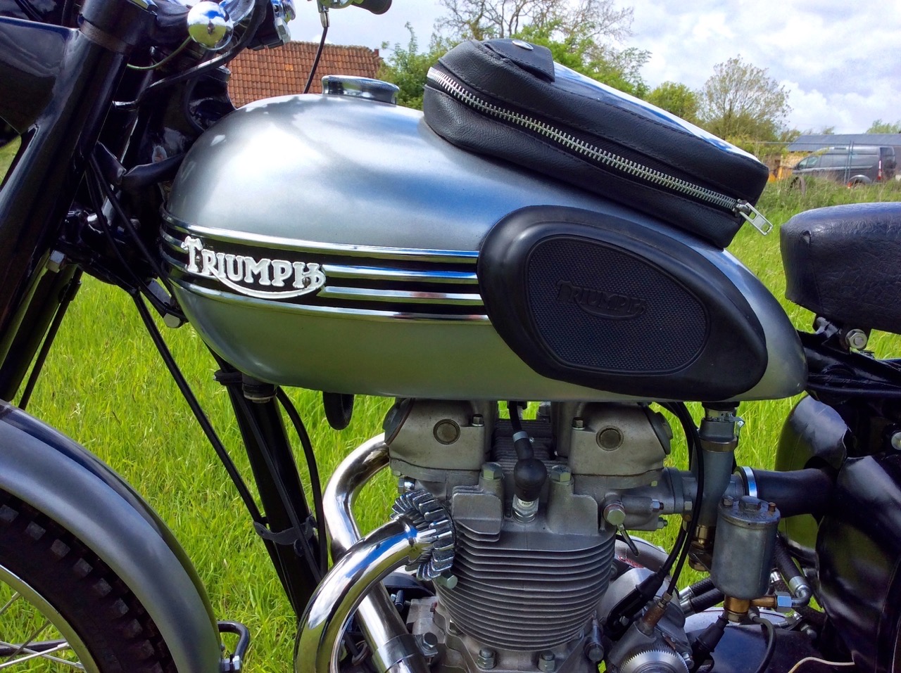 A replica of the Triumph 1954 Factory Team TR5 Trophy ISDT Bike - Image 4 of 10