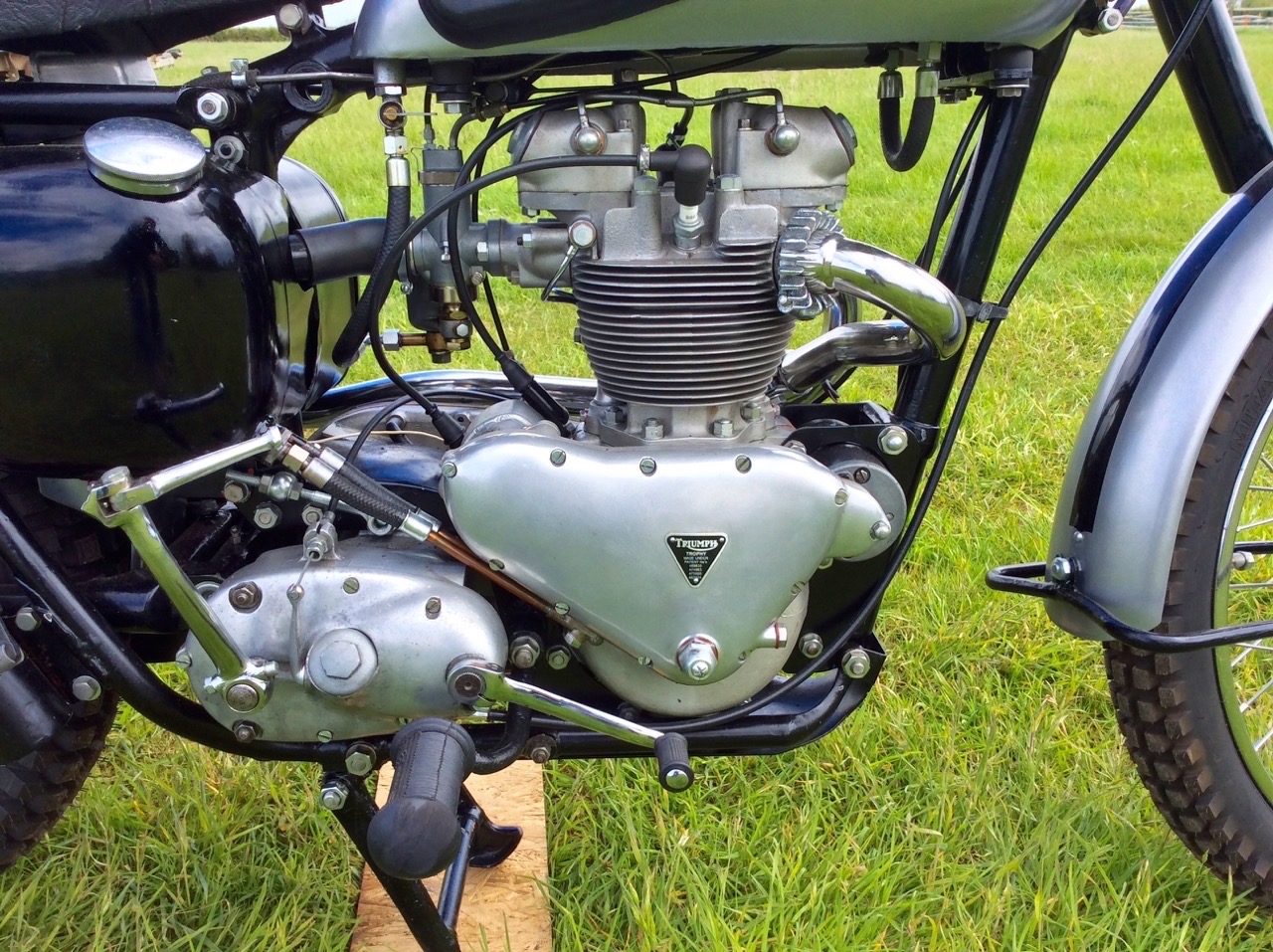 A replica of the Triumph 1954 Factory Team TR5 Trophy ISDT Bike - Image 7 of 10