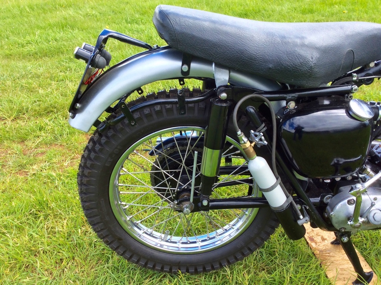 A replica of the Triumph 1954 Factory Team TR5 Trophy ISDT Bike - Image 9 of 10