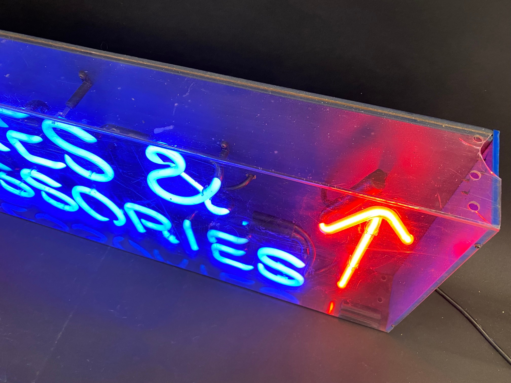 A rectangular garage showroom flashing neon lightbox for 'Spares & Accessories', 39 1/2" wide x - Image 2 of 4