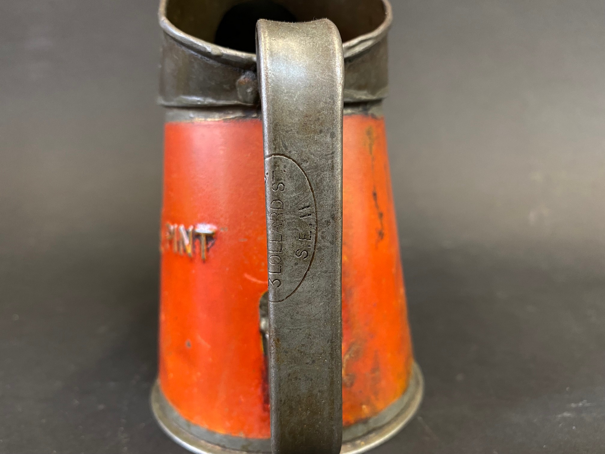 A rare Aeroshell Lubricating oil half pint measure, dated 1932, unusually stamped to the handle '3 - Image 4 of 5