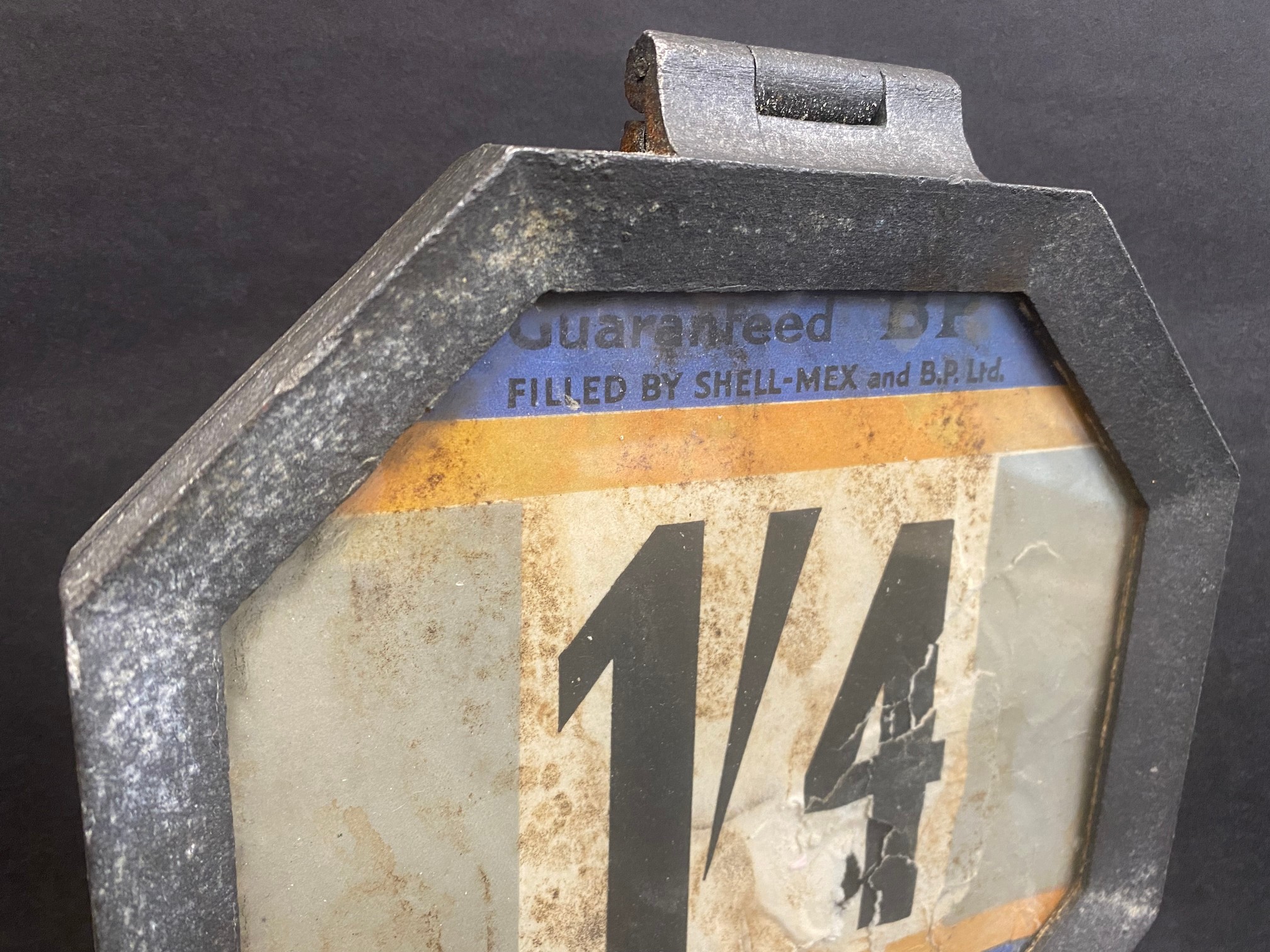 A Shellmex & CP Ltd octagonal double sided petrol pump price tag on original bracket. - Image 2 of 5