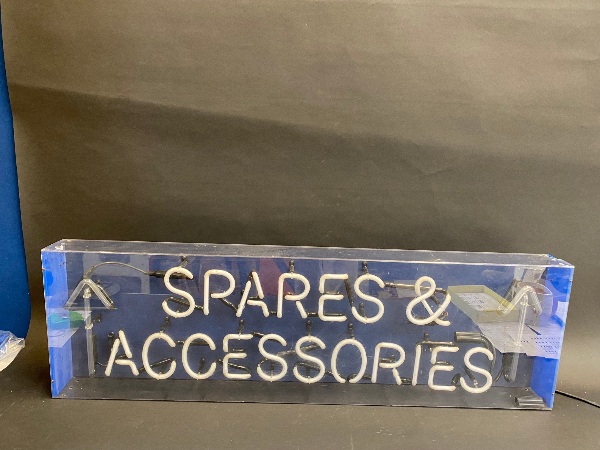 A rectangular garage showroom flashing neon lightbox for 'Spares & Accessories', 39 1/2" wide x - Image 4 of 4