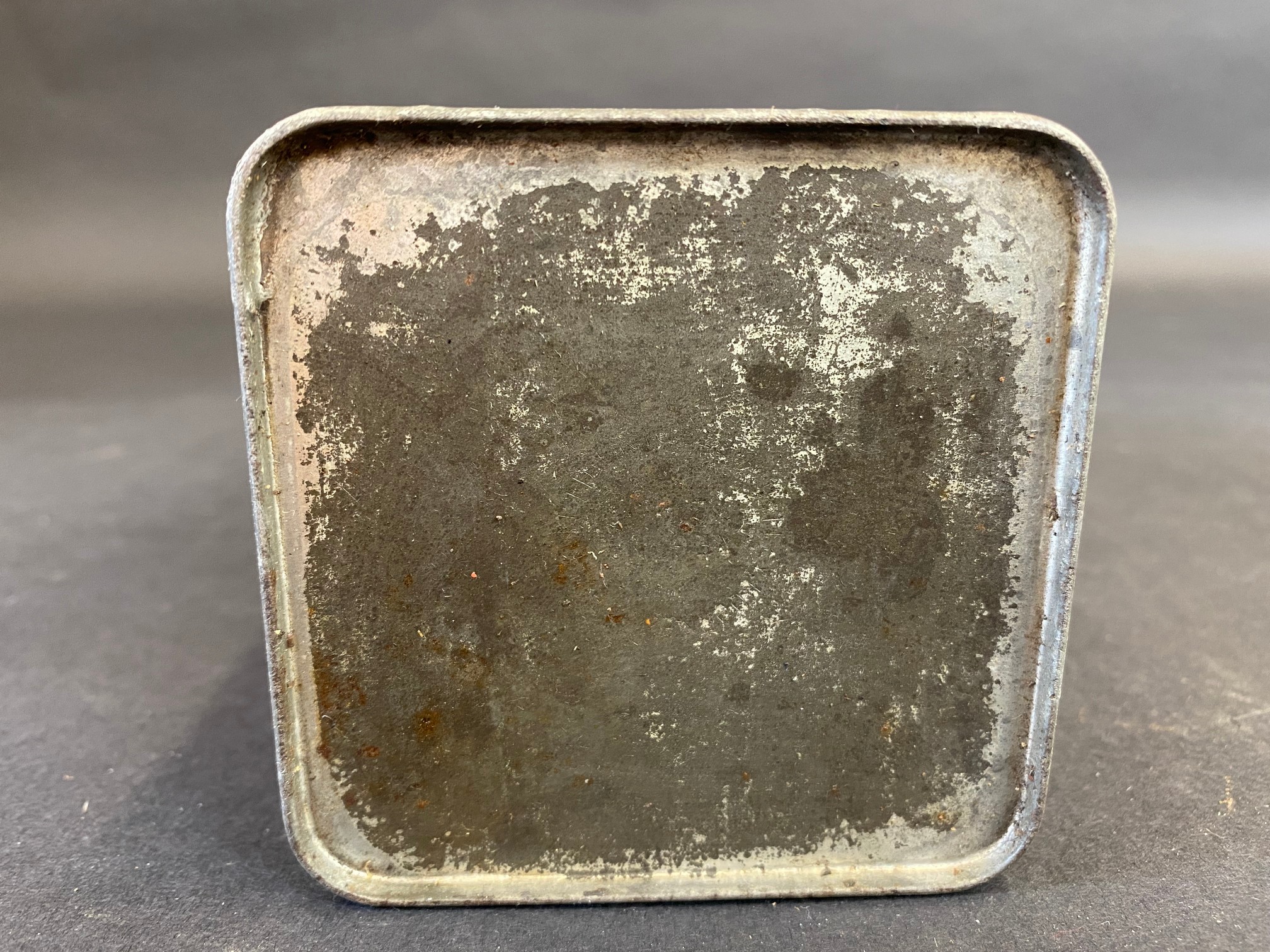 A Wakefield Castrol Gear Oil 'D' grade square caddy can, in very good condition. - Image 6 of 6