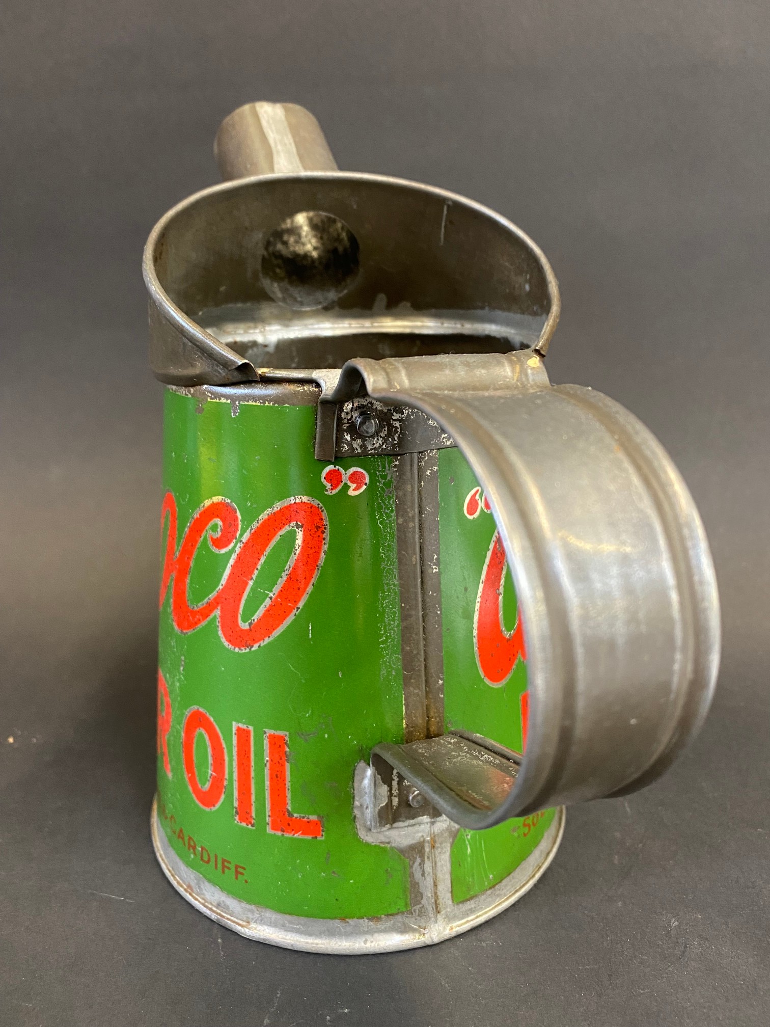 A rare Arnoco Motor Oil quart measure in very good bright condition. - Image 4 of 6