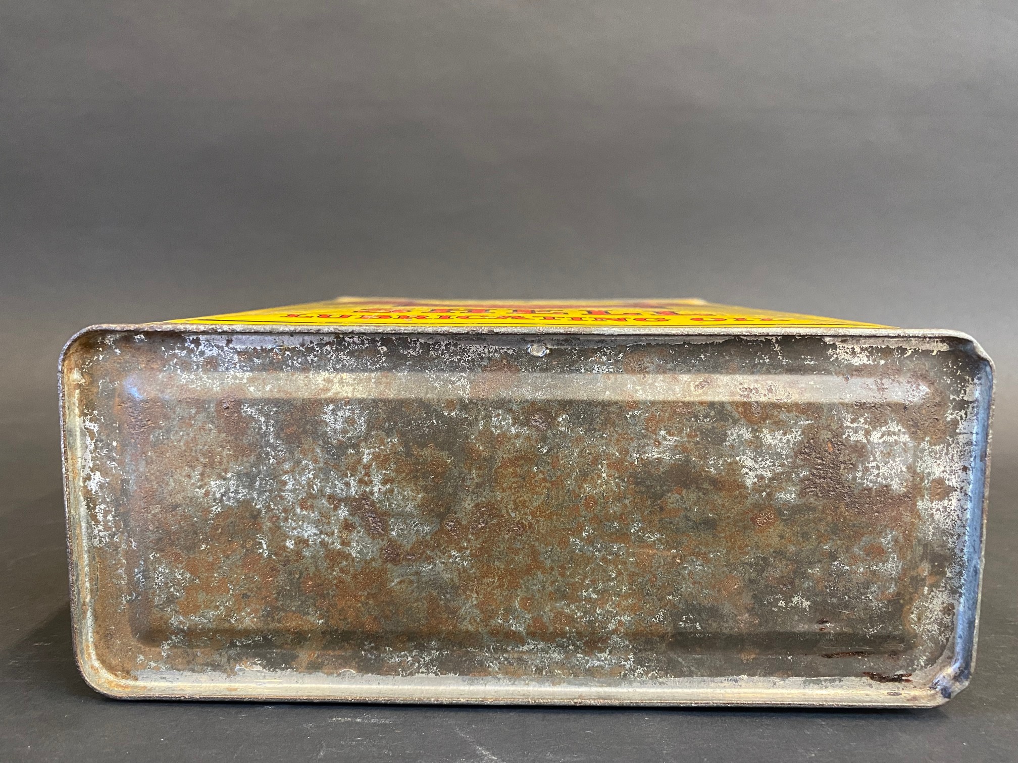 A Shell Lubricating Oil rectangular gallon can with original cap. - Image 4 of 4