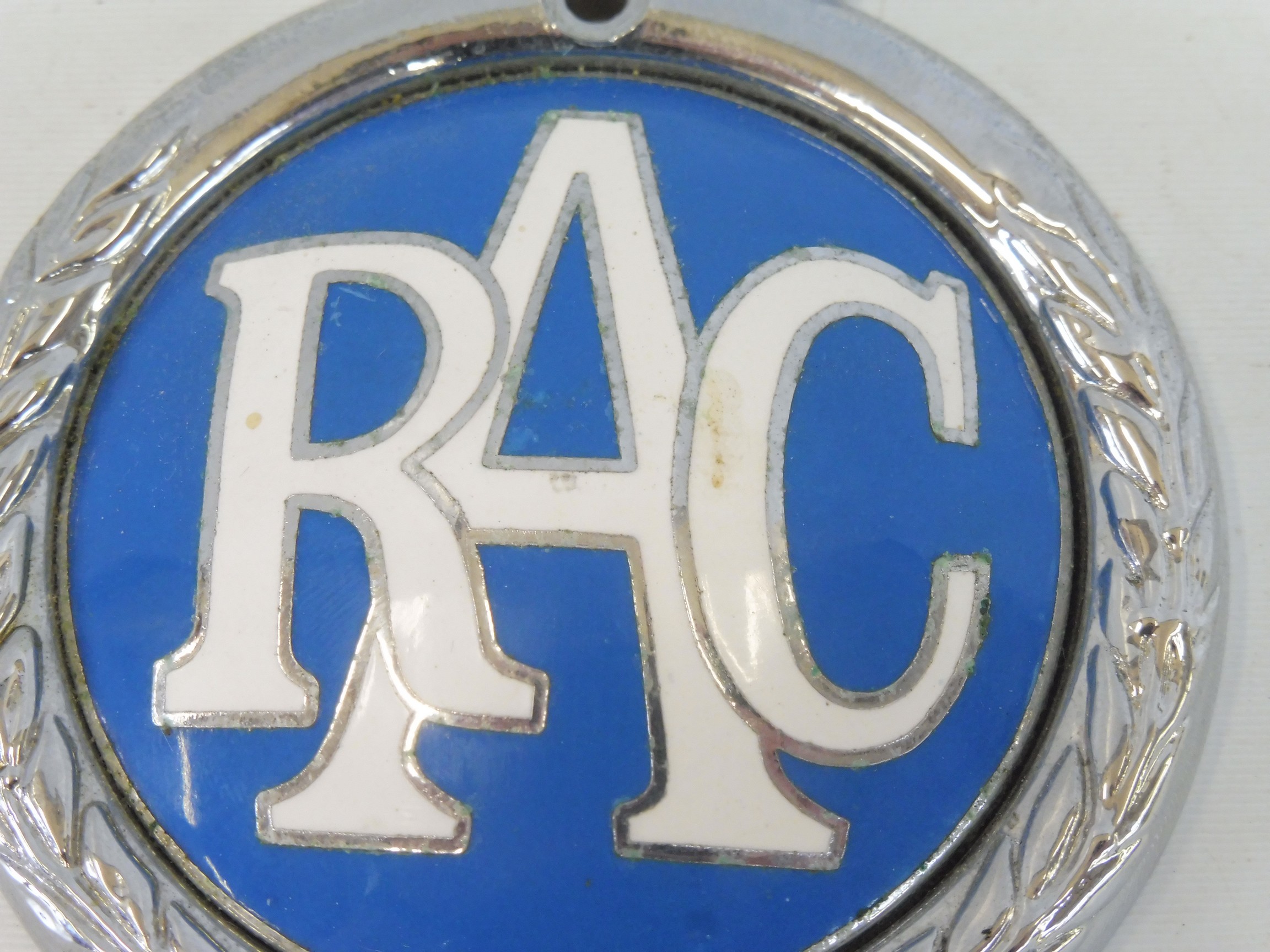 An RAC Associate type 2 chrome plated brass and enamel badge circa 1960-73. - Image 2 of 3