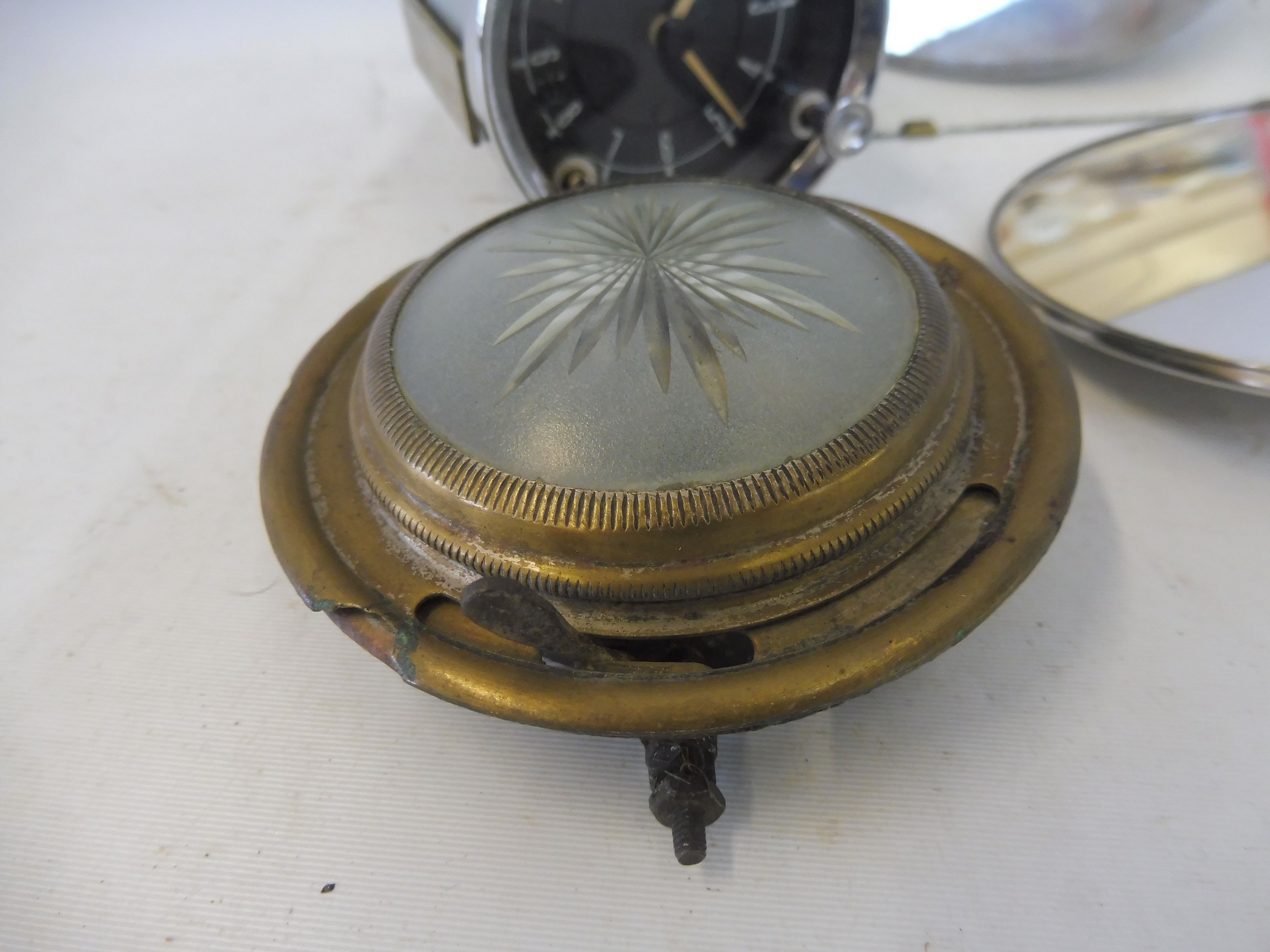 An autojumblers lot of items to include a Smiths car clock, a limousine interior light etc. - Image 2 of 4