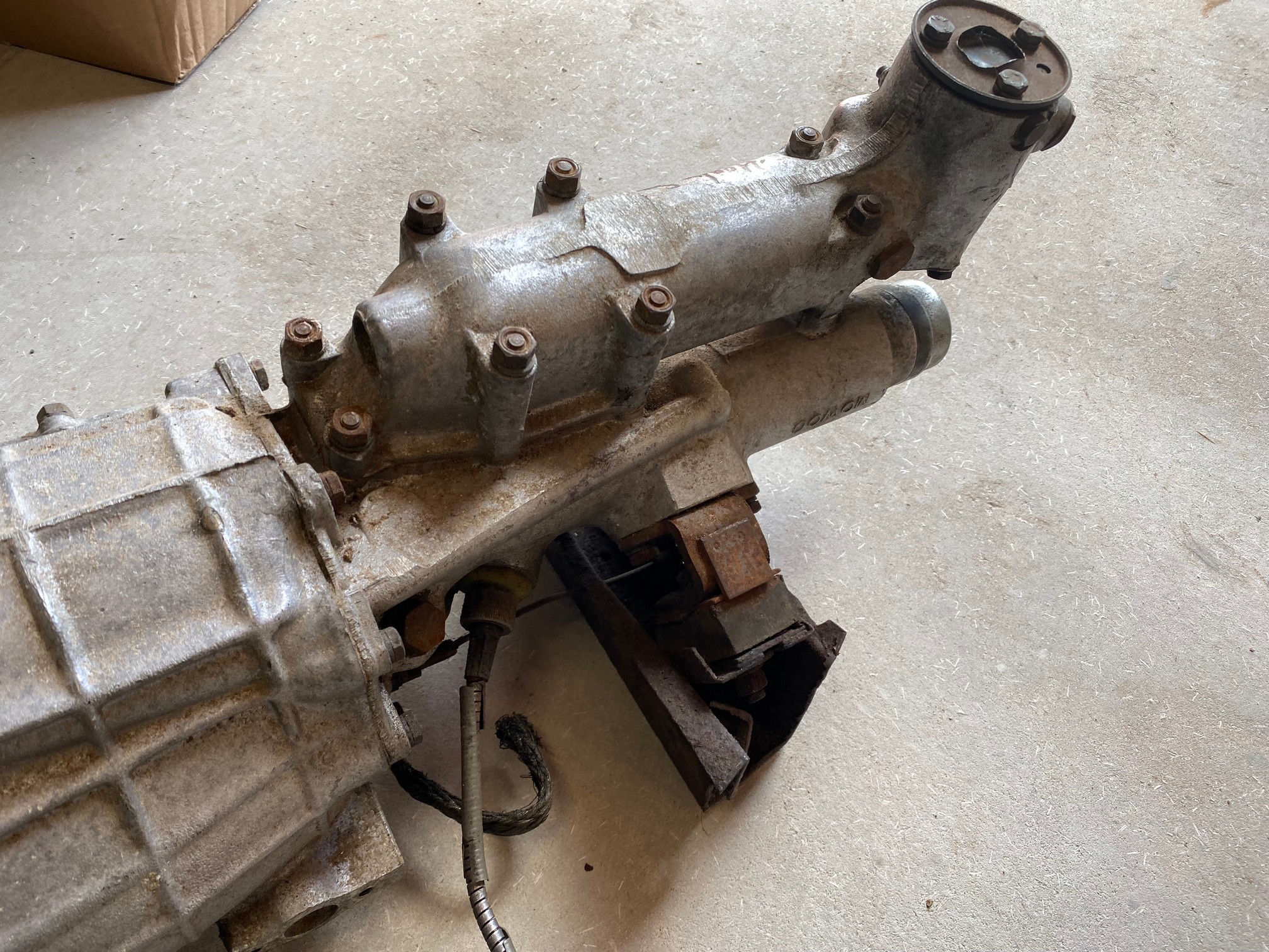 An Austin Healey Sprite close ratio gearbox plus a differential. - Image 2 of 2