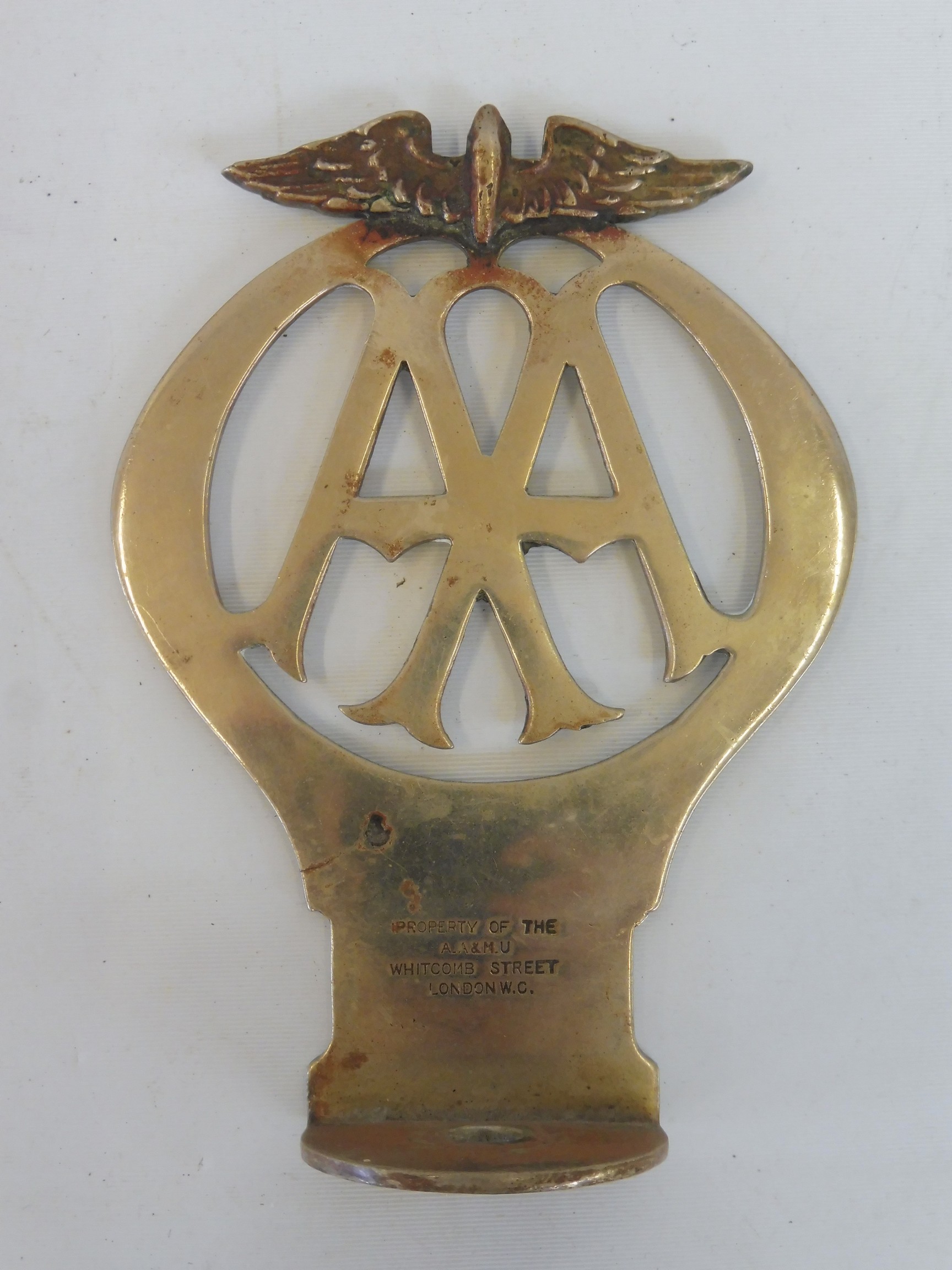 An AA type 2A or 2B car badge, angled bracket version, nickel, no. 335958, circa 1921. - Image 2 of 2