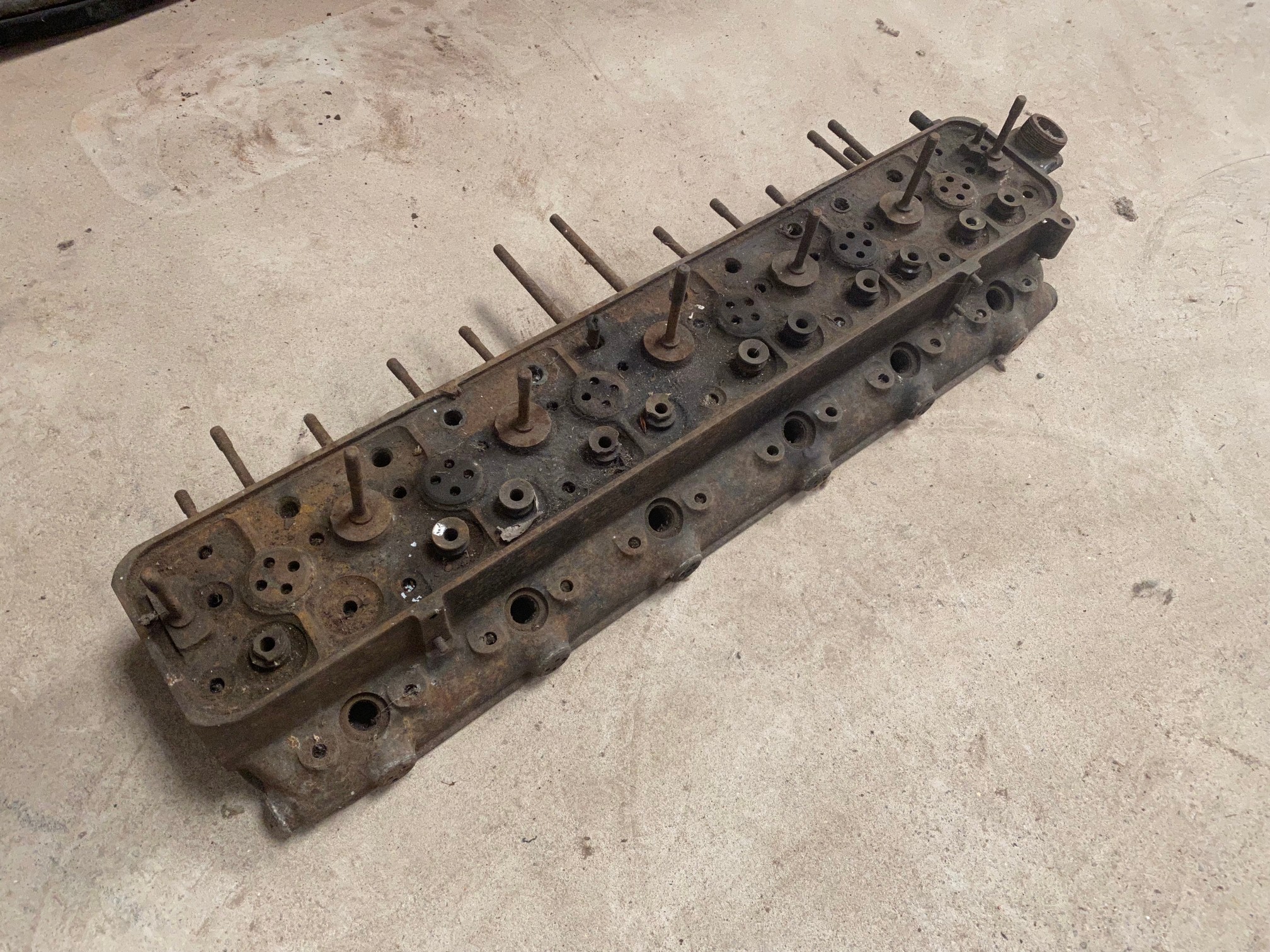 A Rolls-Royce cylinder head, probably 20hp or 20/25. - Image 2 of 2