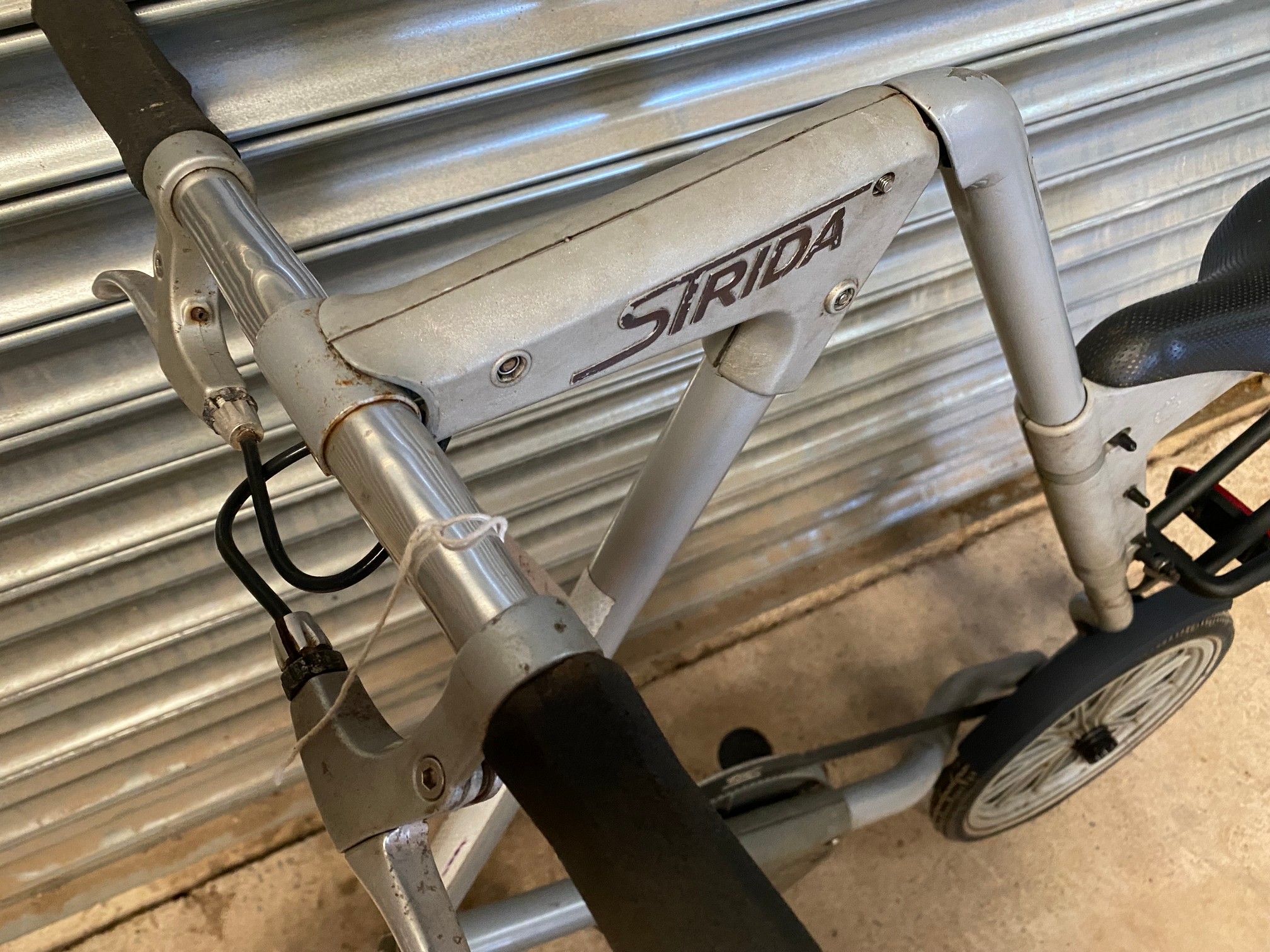 A Strida bicycle. - Image 3 of 4