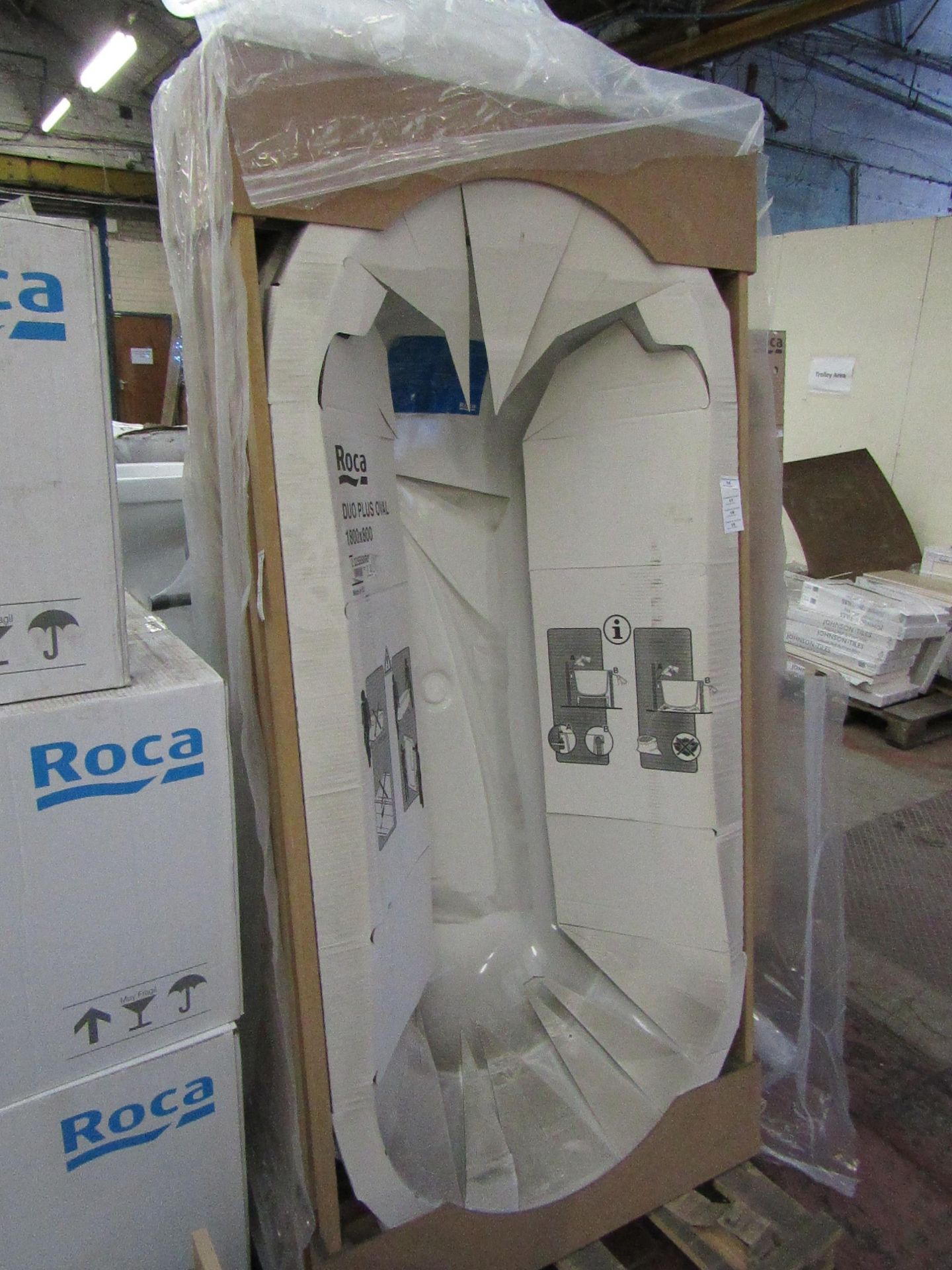 Roca Duo Plus Oval bath tub 1800 x 800, new and packaged. RRP £1700.00