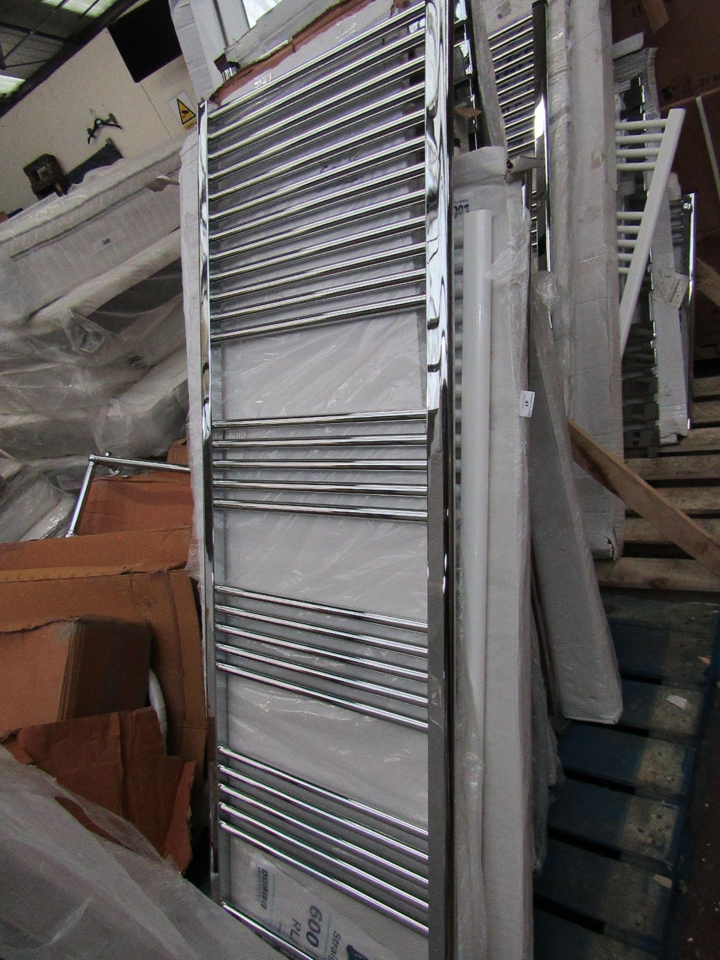 Loco straight towel radiator 600 x 1600, ex-display and boxed. Please note, this lot may contain