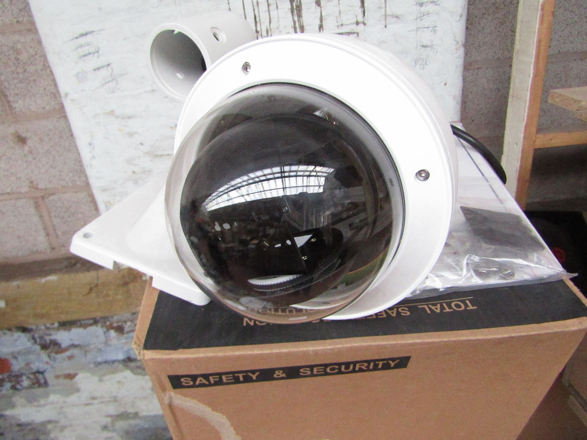 Cop Security full PTZ camera set with wall bracket, vendor suggests tested working and boxed.