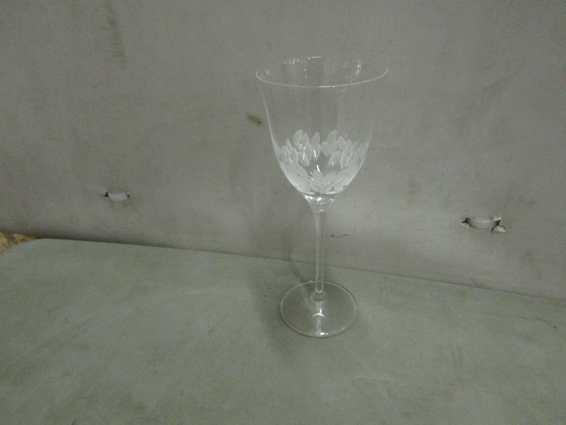 12 x Wine Glasses. New. See Image For design