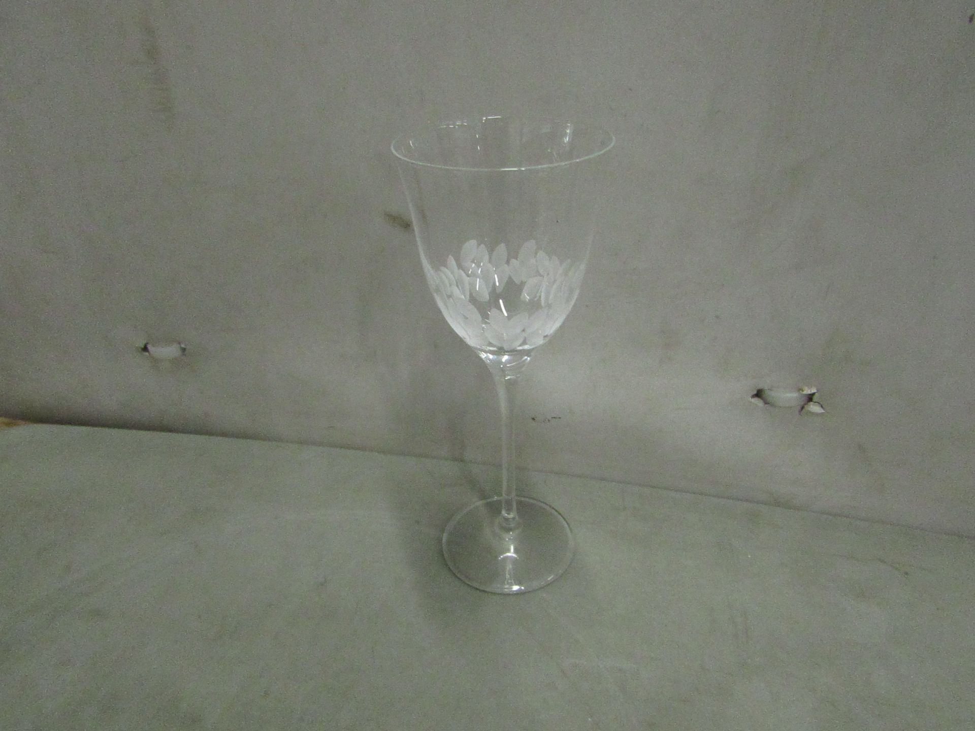 12 x Wine Glasses. New. See Image For design