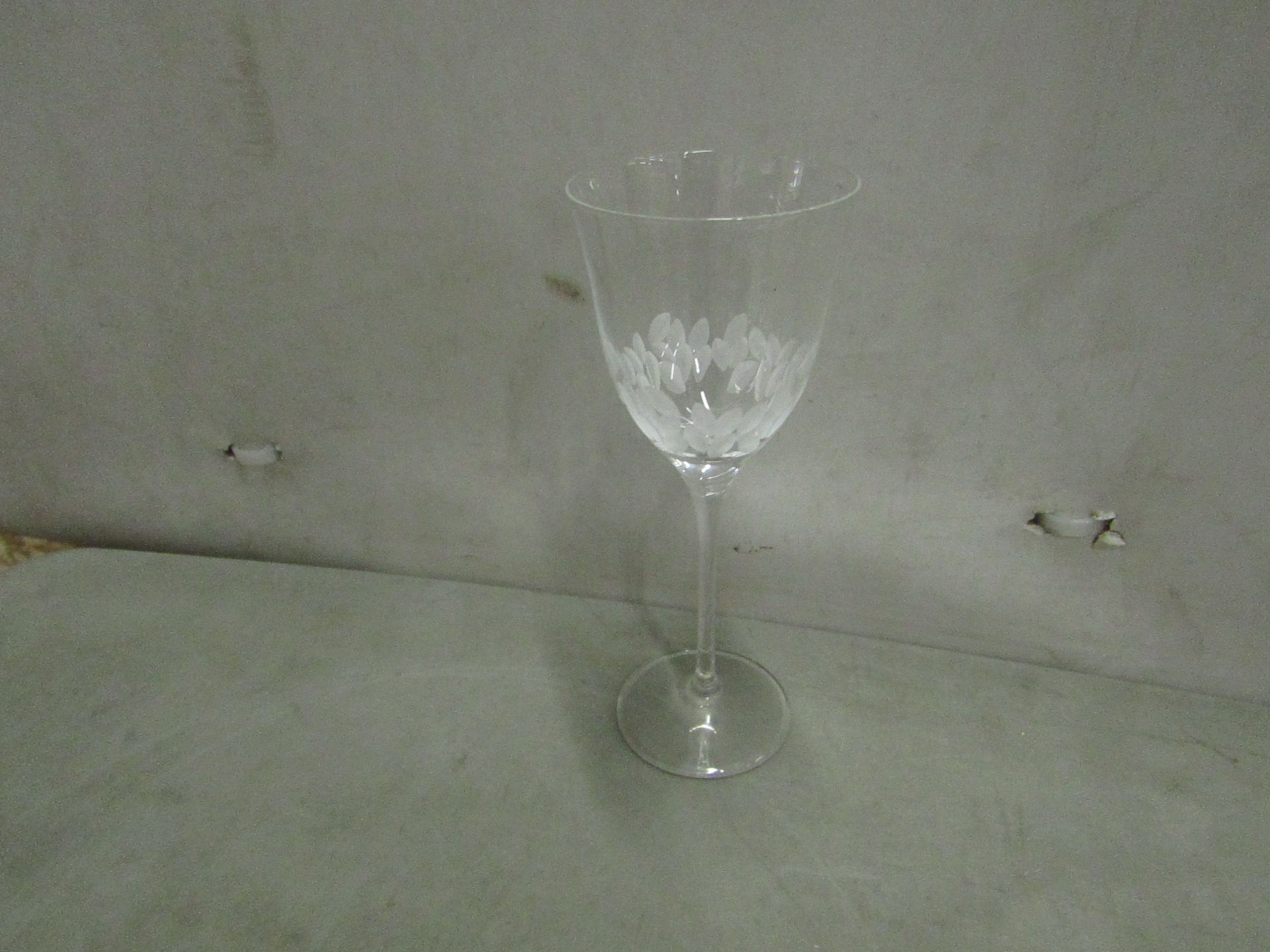 12 x Wine Glasses. New. See Image For design