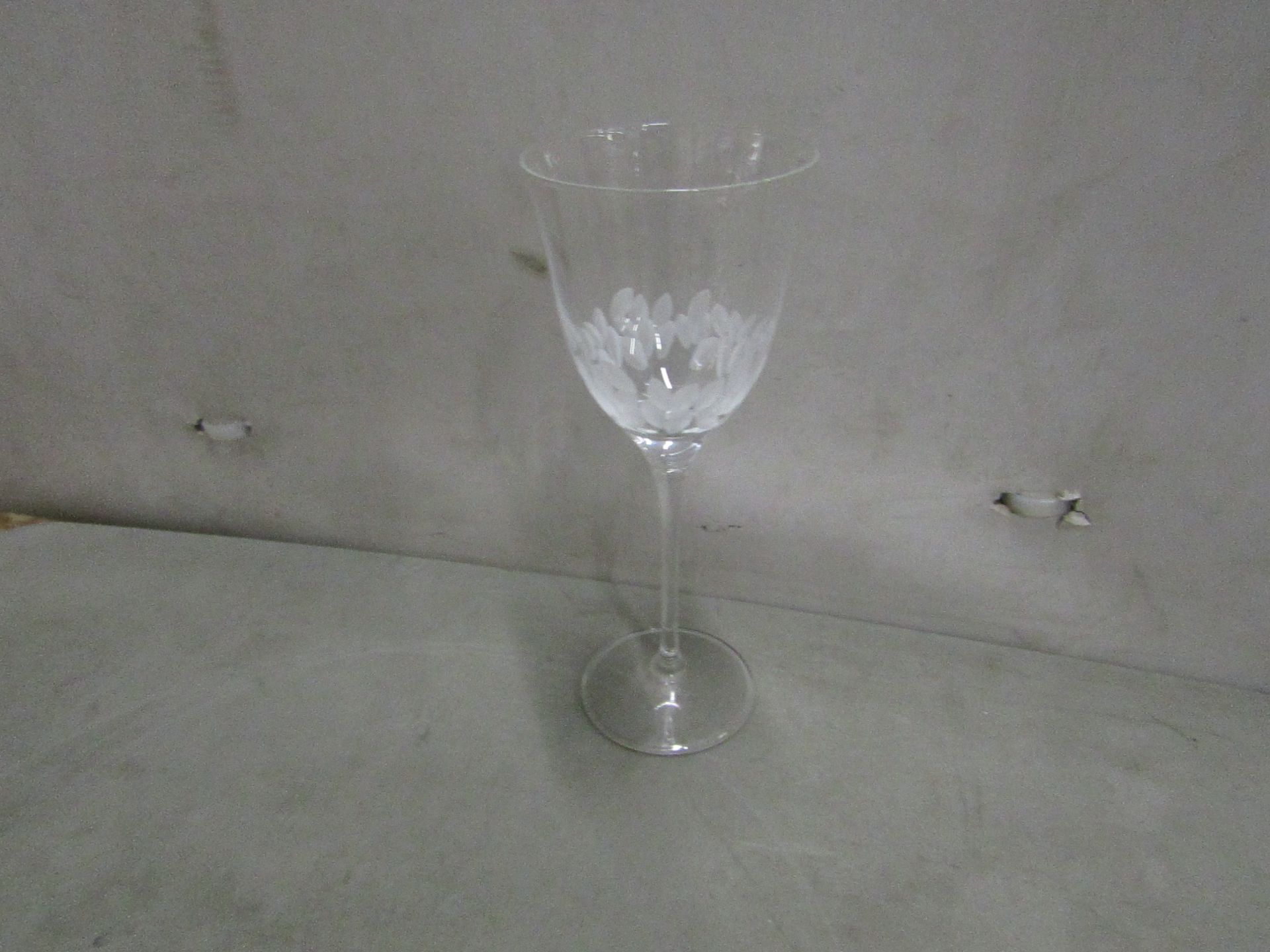 12 x Wine Glasses. New. See Image For design