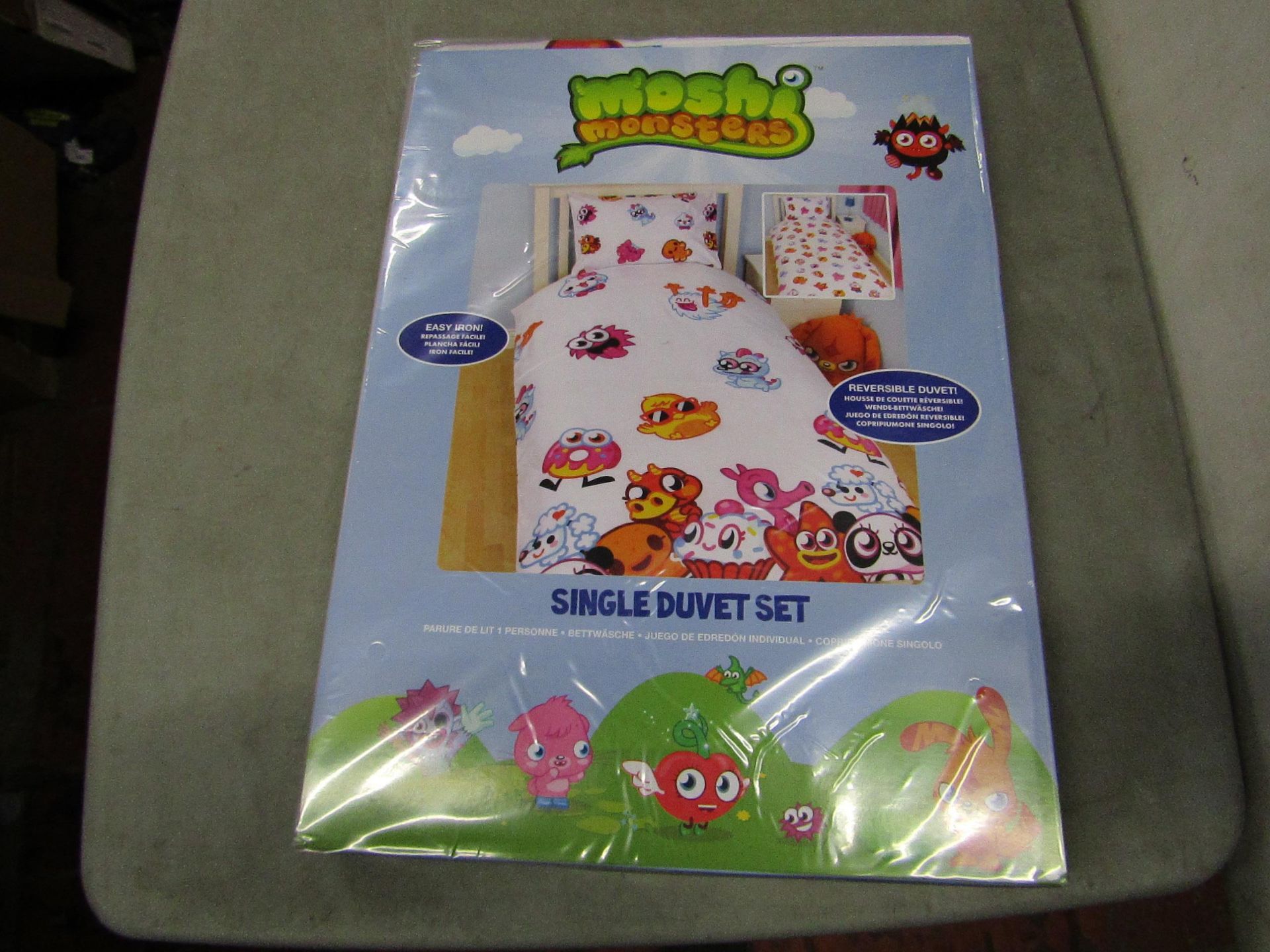 Moshi monsters Single Reversable Bedding Set. New & Packaged