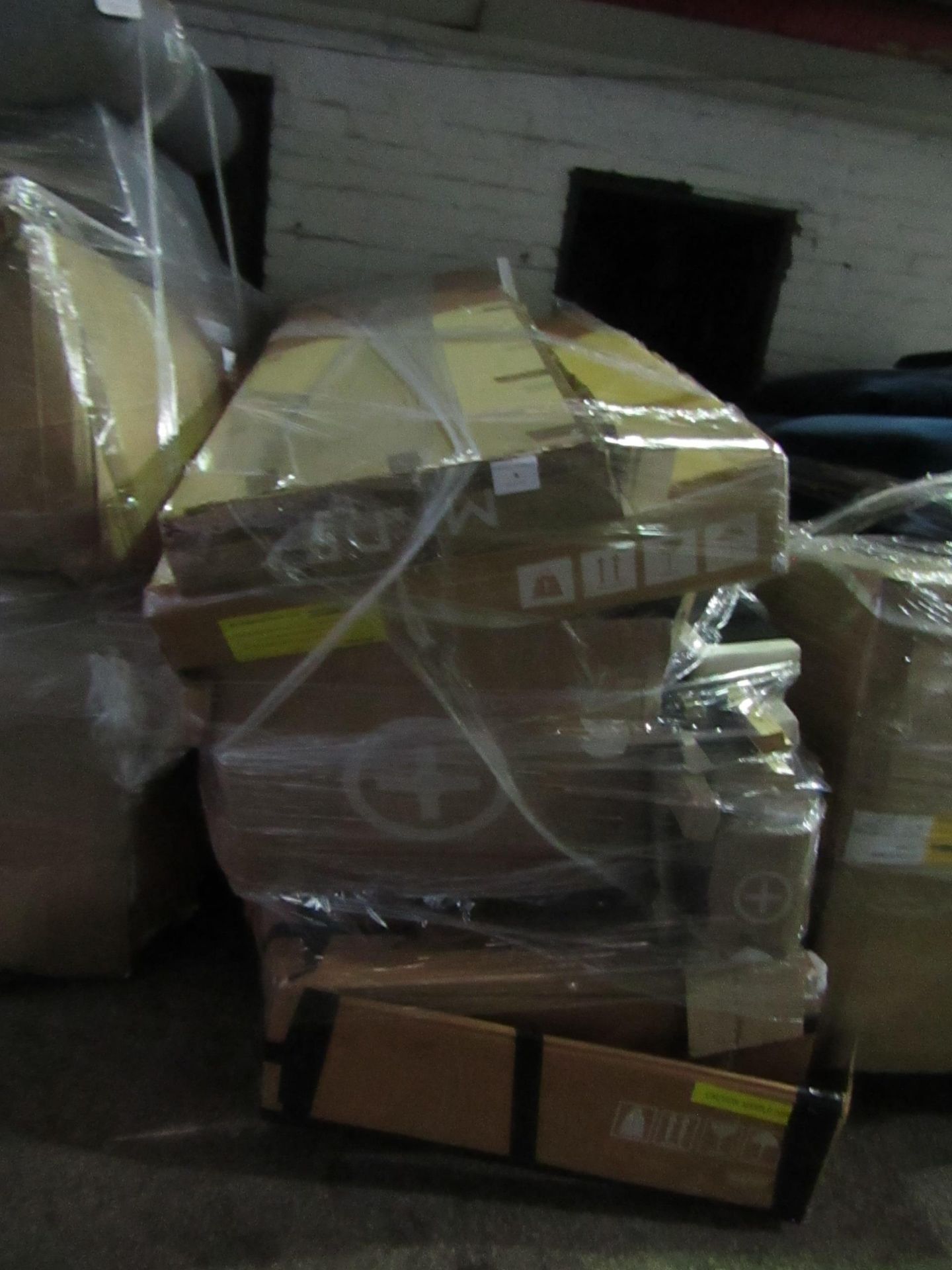 | 1X | PALLET OF MADE.COM B.E.R FURNITURE PARTS, WHICH COULD CONSISIT OF FLAT PACK FURNITURE, BEDS