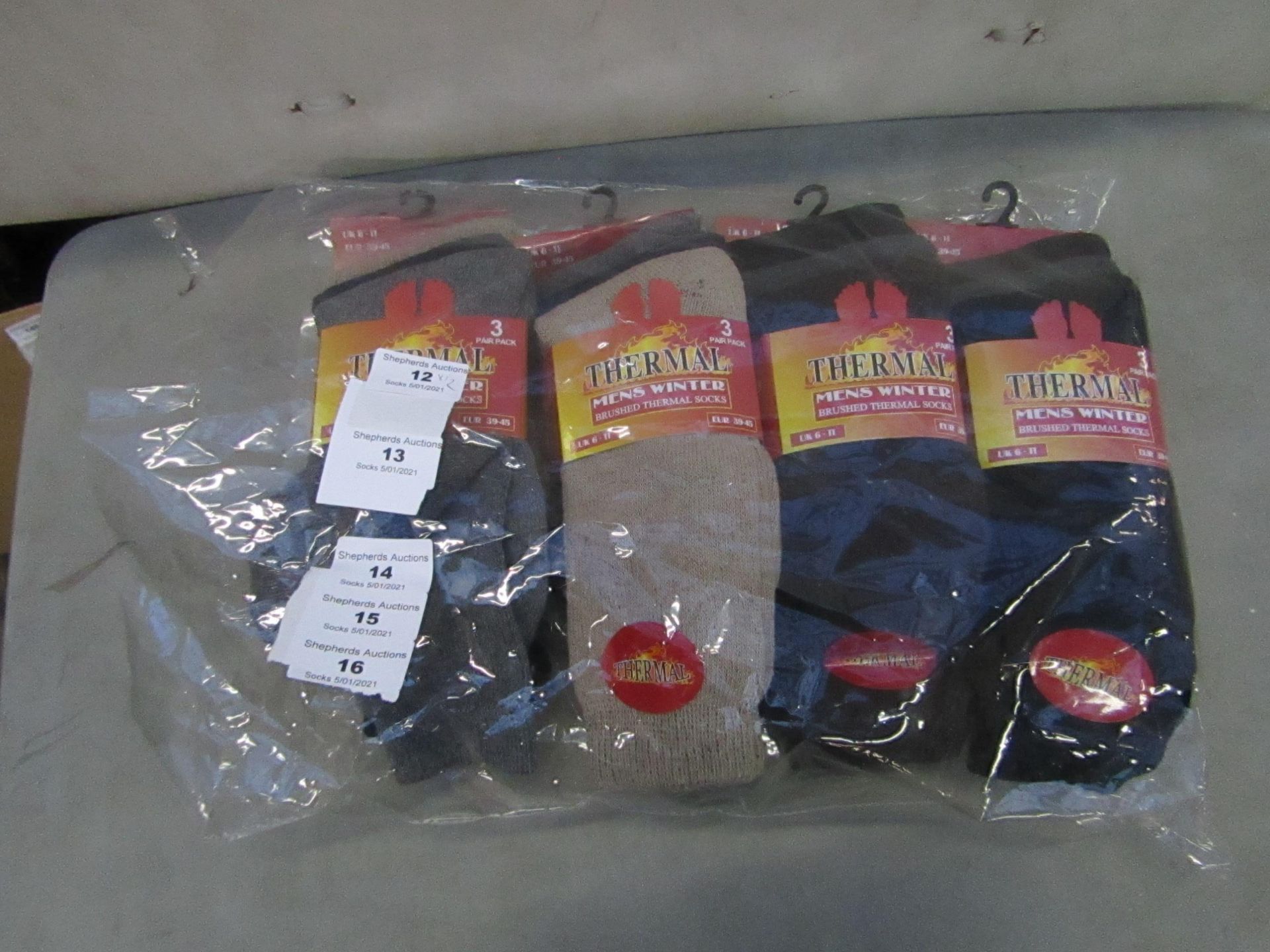 PK of 12 Mens Winter Thermal Socks size 6-11 New & Packaged