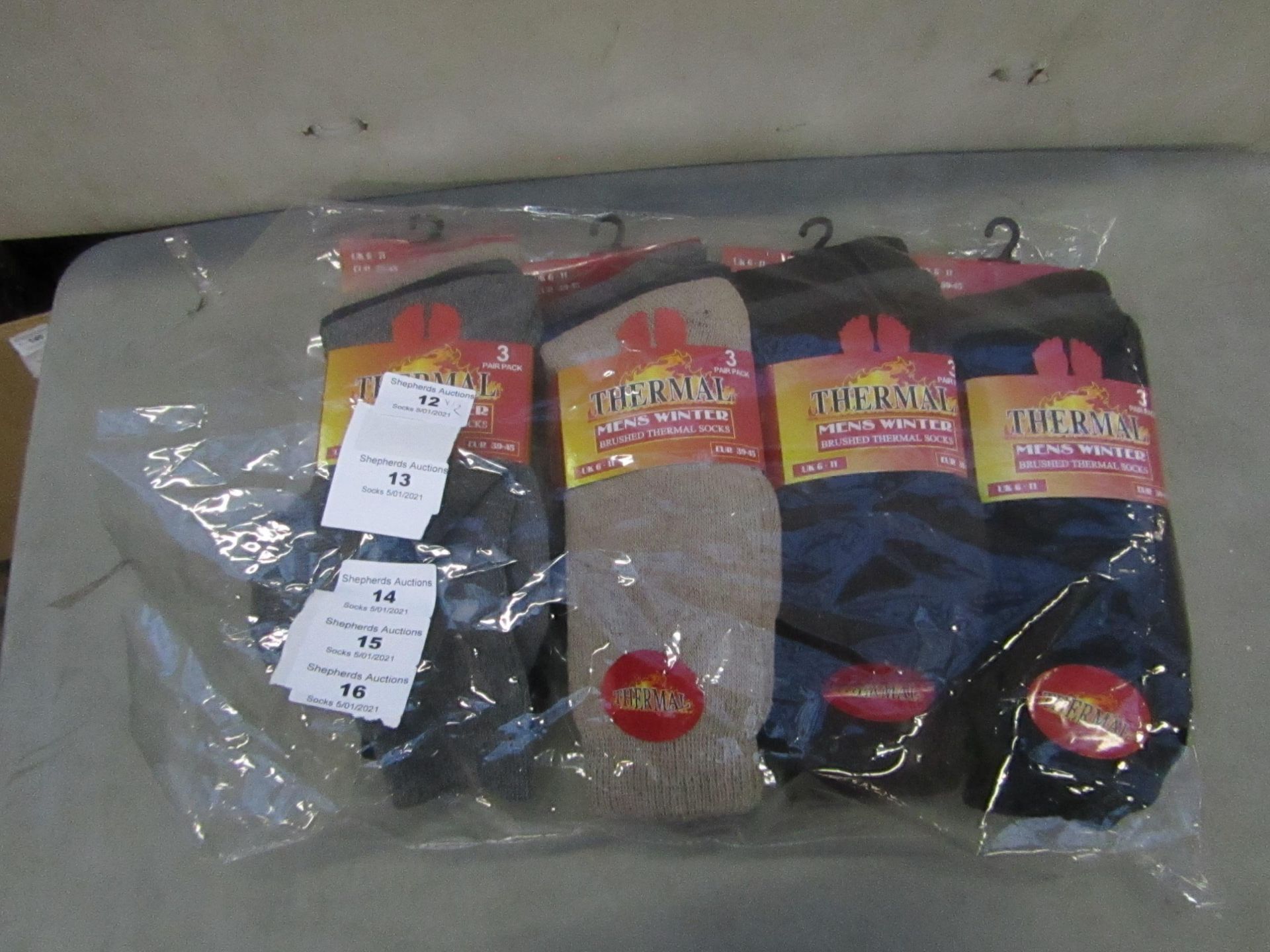 PK of 12 Mens Winter Thermal Socks size 6-11 New & Packaged